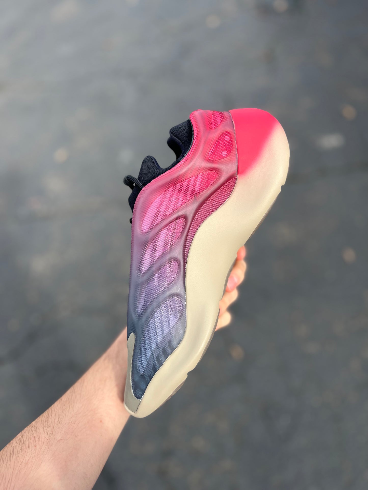 Yzy 700 ‘Fade Carbon’ (size 12.5)