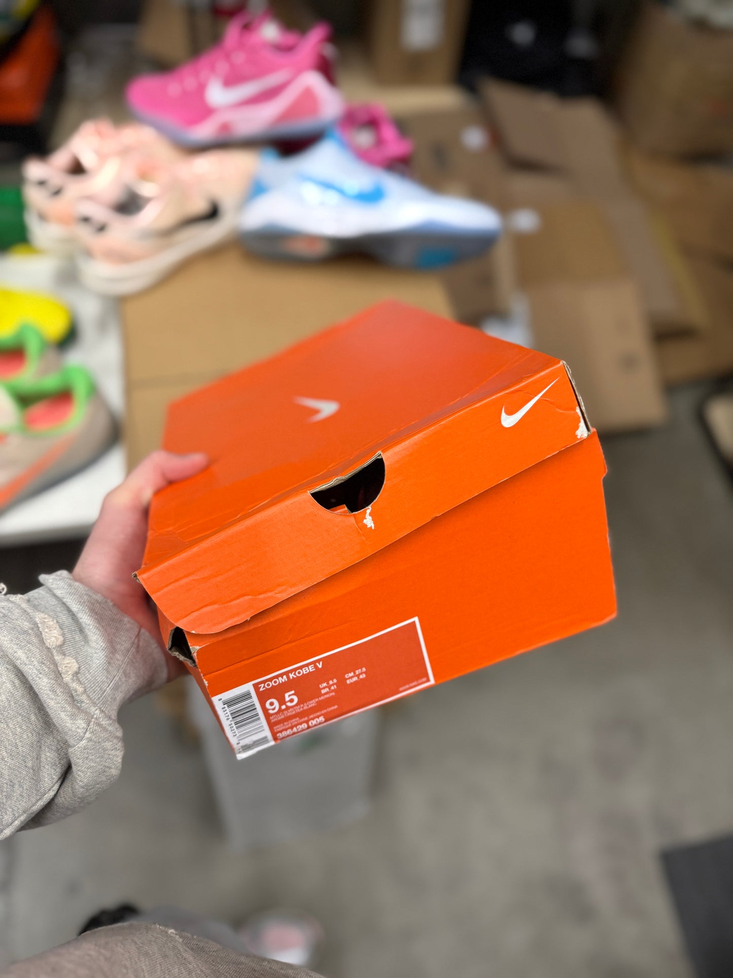 Kobe 5 Aces Away (size 9.5)