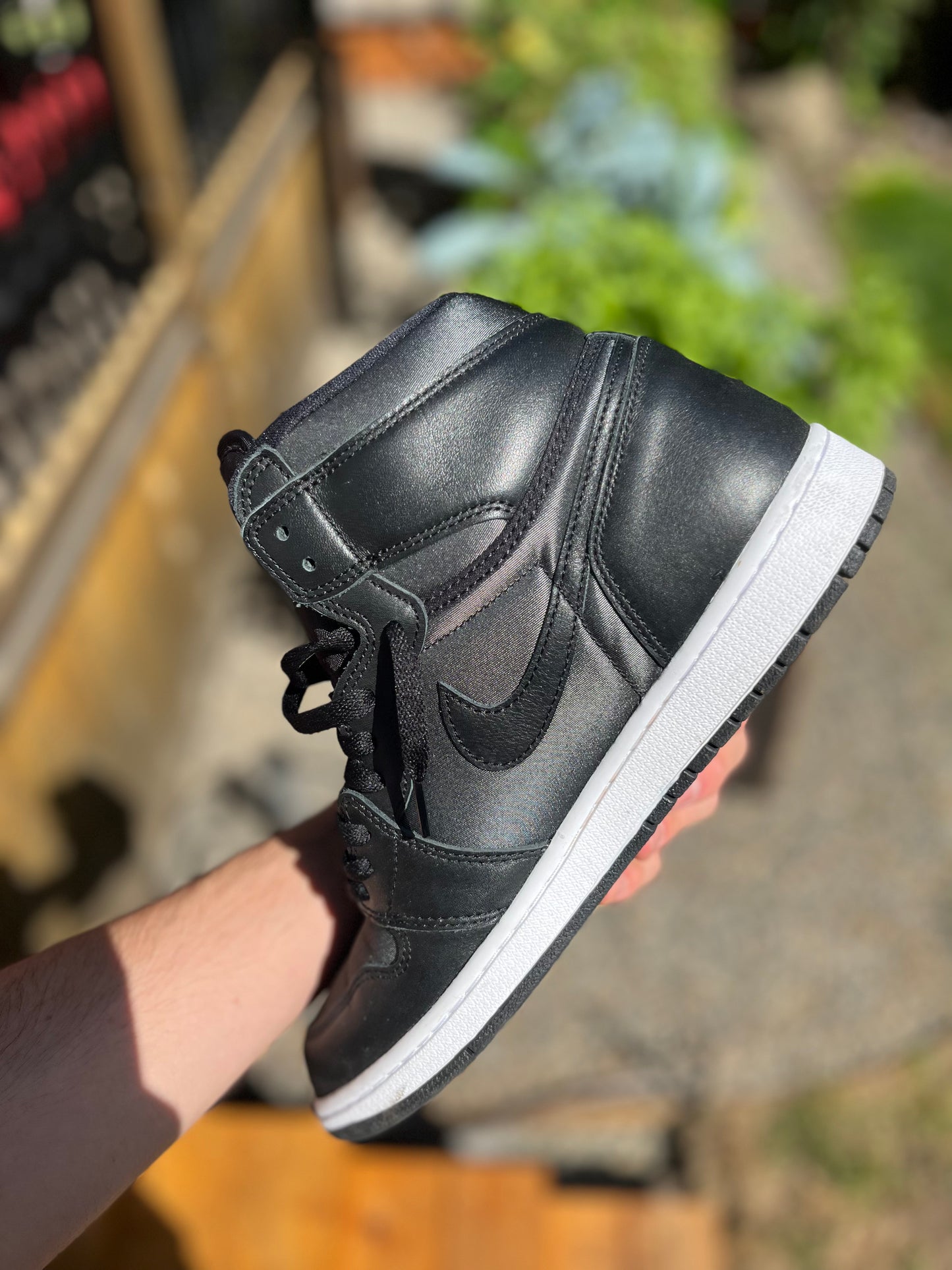 AJ1 ‘Black gym red’ (size 11.5)