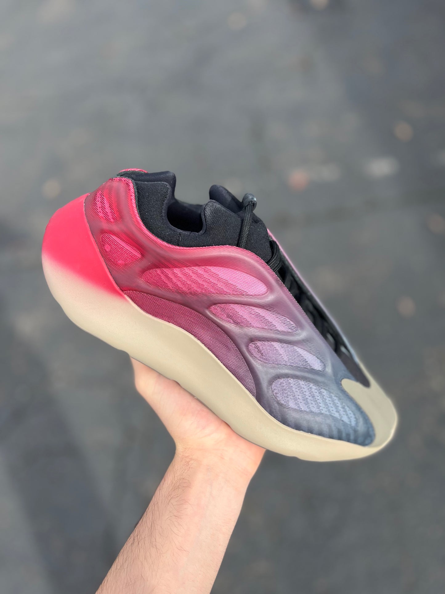 Yzy 700 ‘Fade Carbon’ (size 12.5)