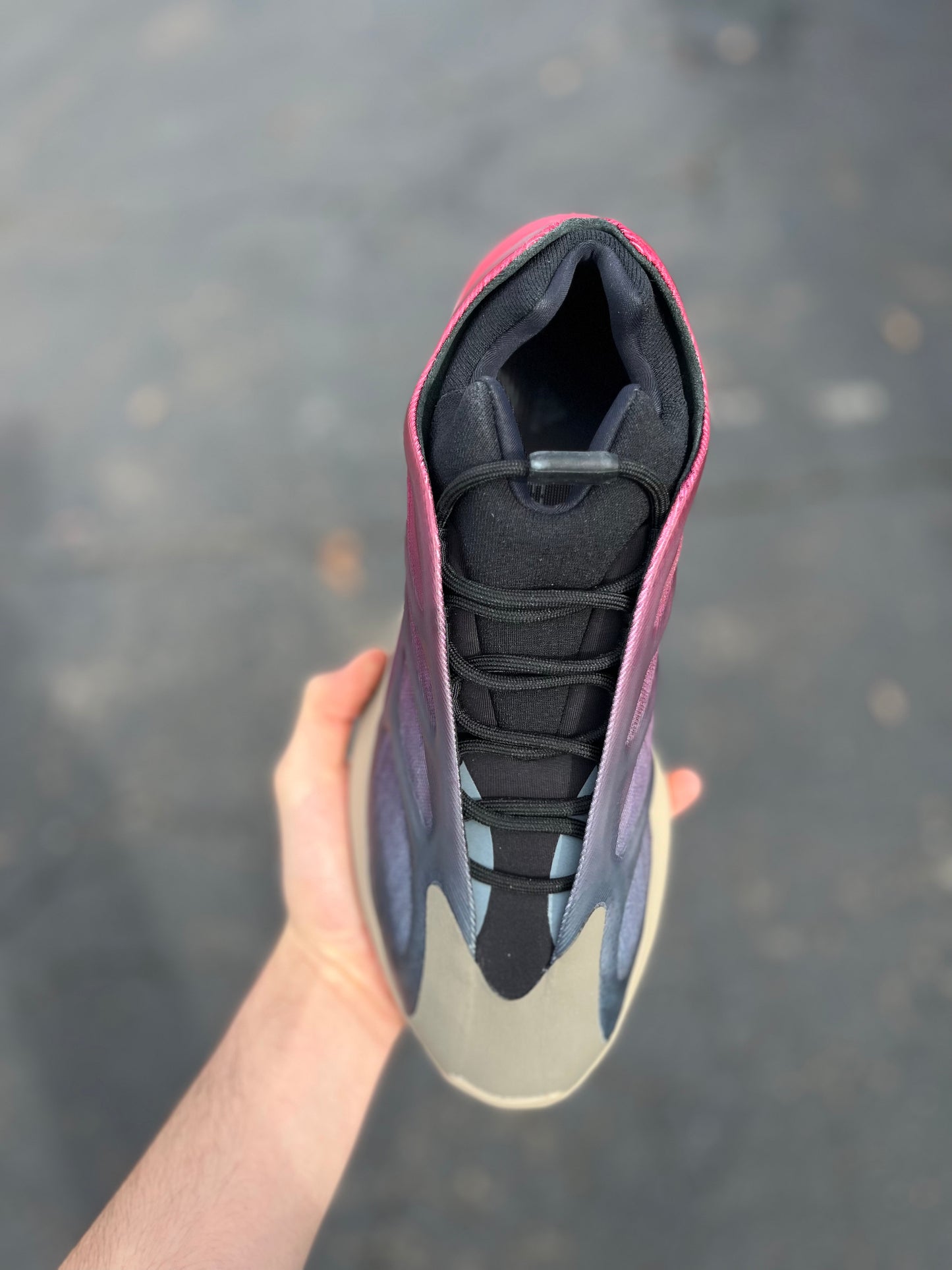 Yzy 700 ‘Fade Carbon’ (size 12.5)