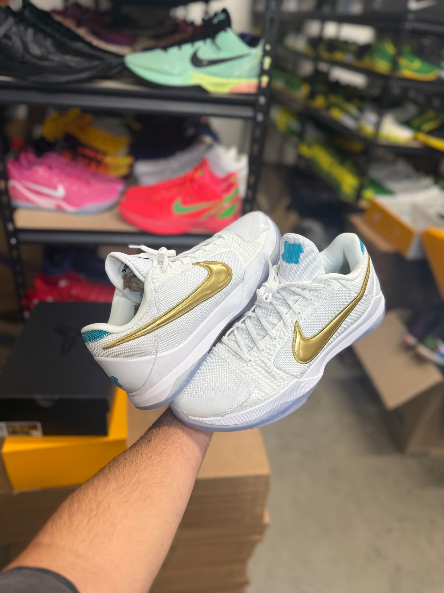 Kobe 5 Undefeated (13)