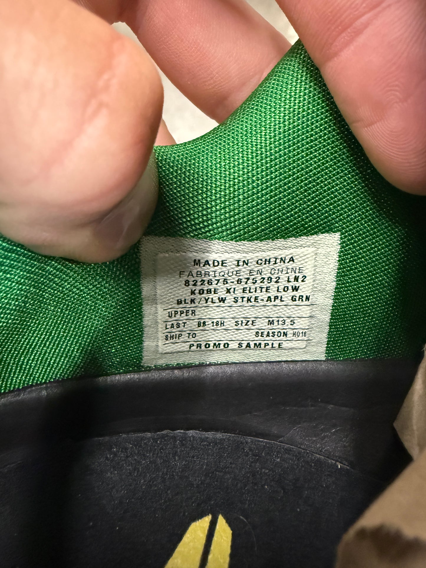 Kobe 11 Oregon PE (13.5)