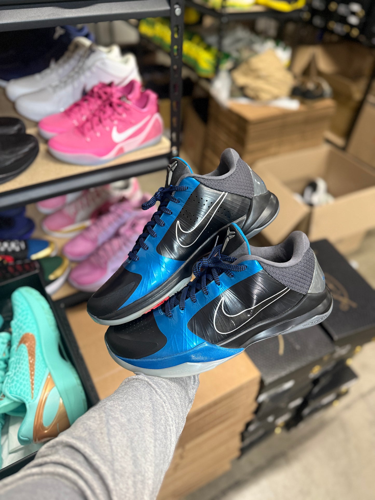 Kobe 5 Dark Knight (13)