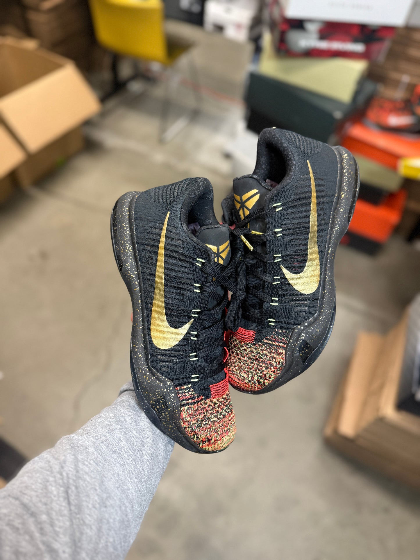 Kobe 10 Christmas (11.5)