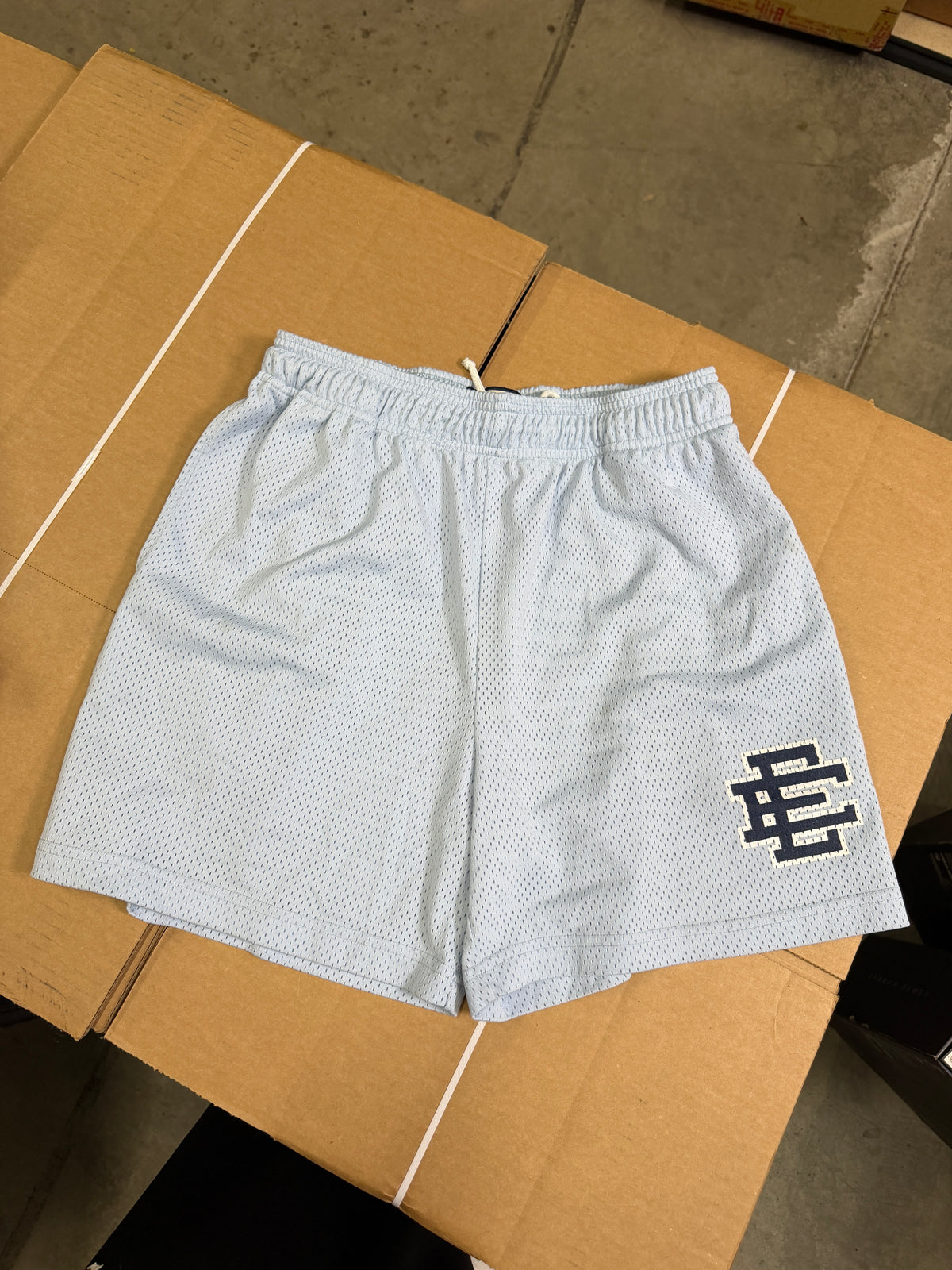EE shorts (L)