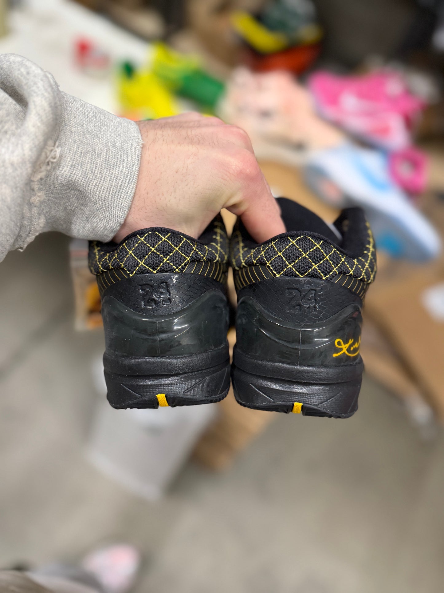 Kobe 4 Del sol (size 9.5)