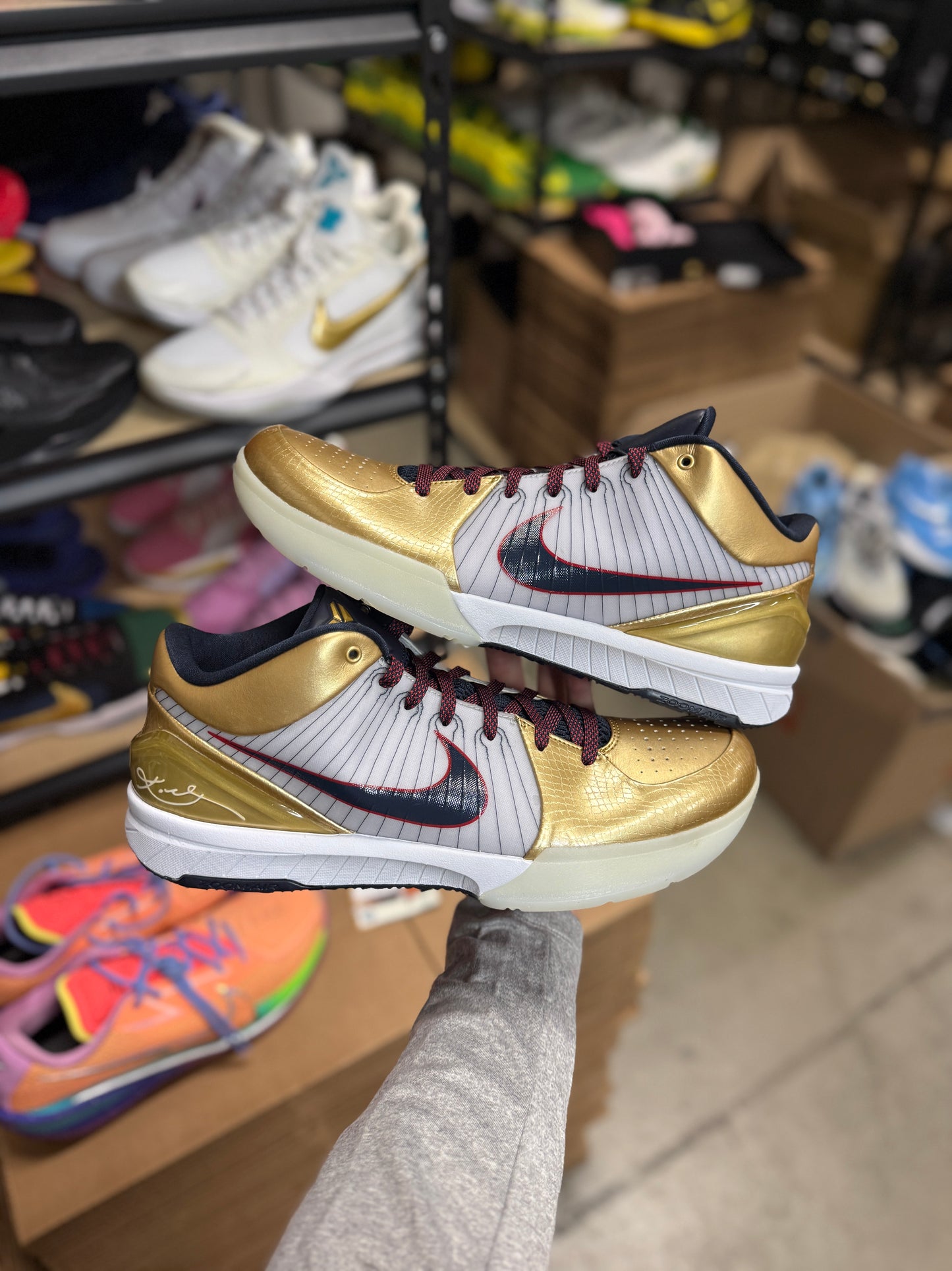 Kobe 4 Gold Medal (13)