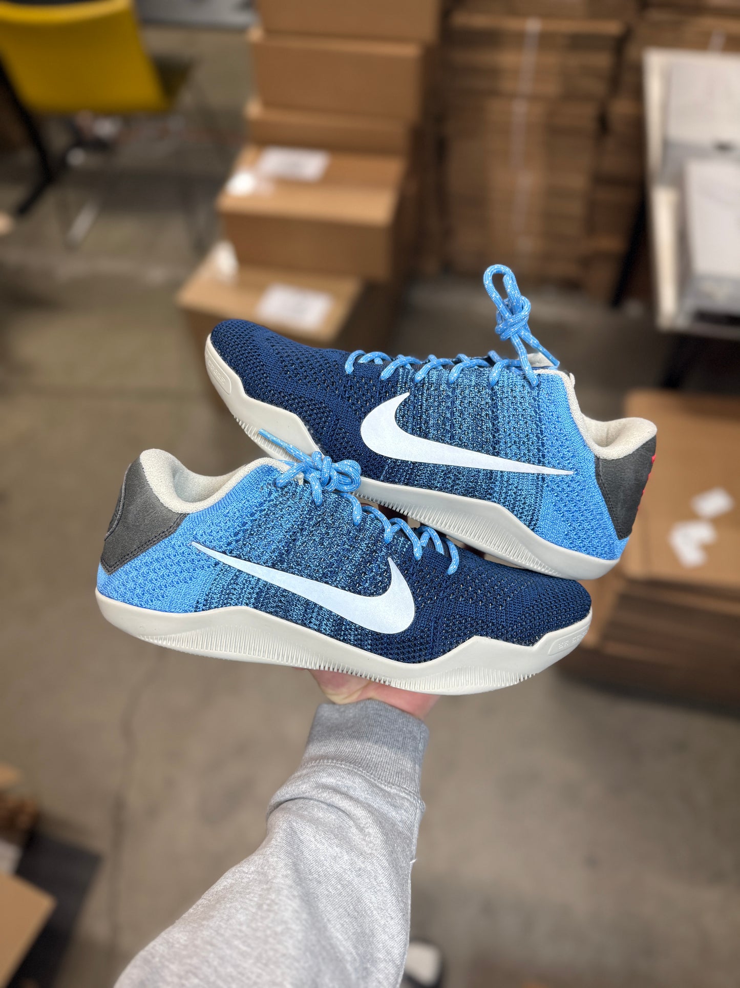 Kobe 11 Brave Blue (9.5)