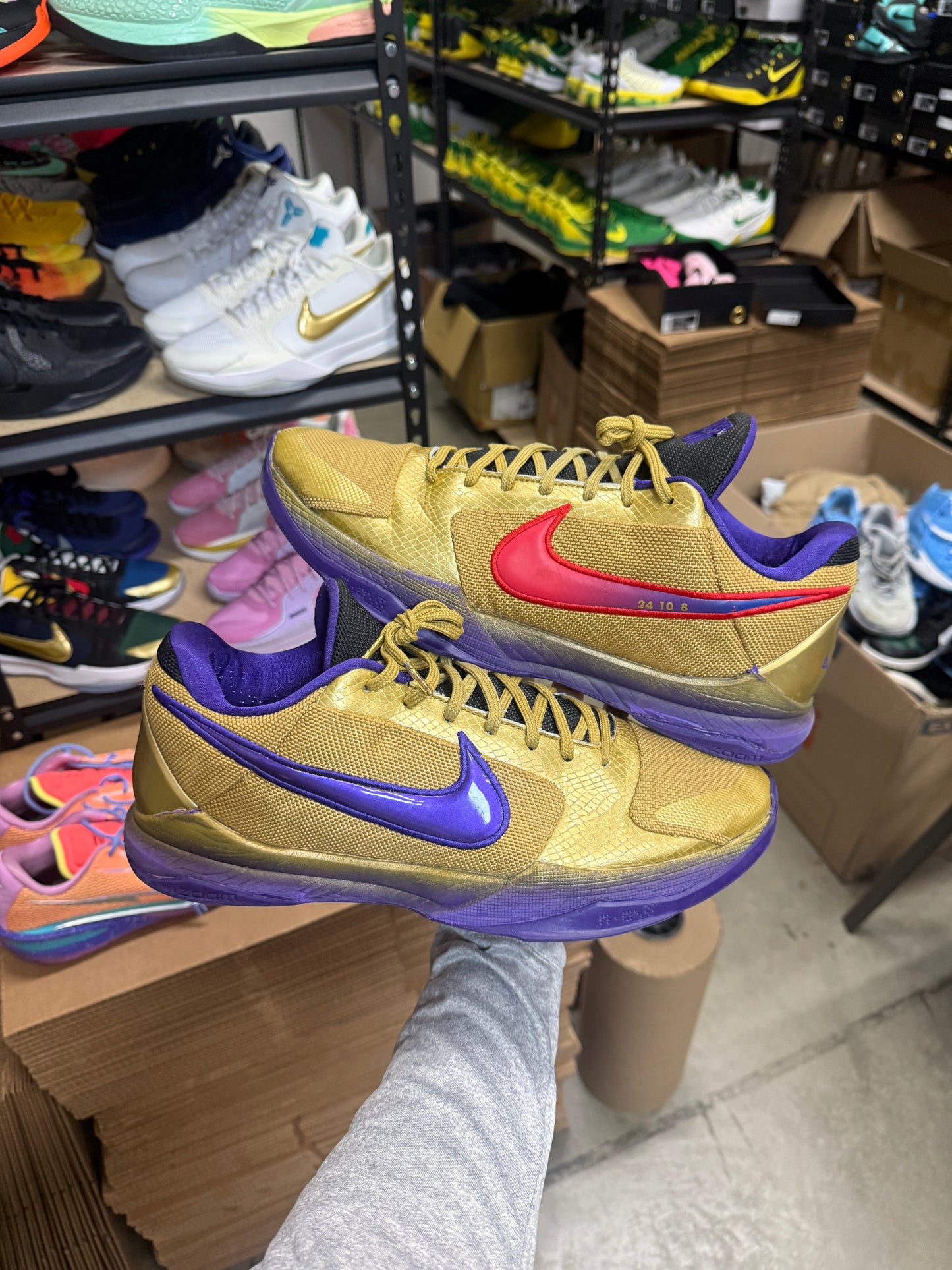 Kobe 5 Undefeated (13)