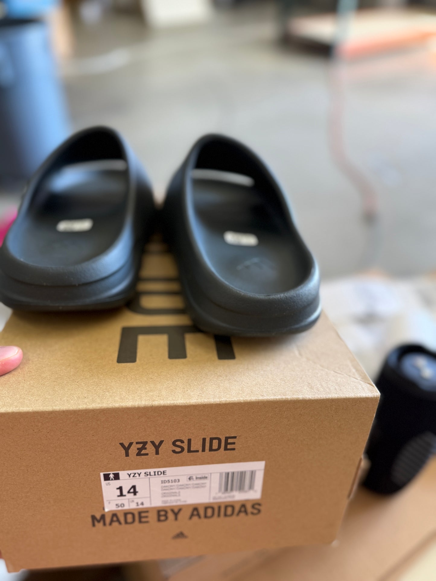 Dark onyx Yzy slide (size 14)