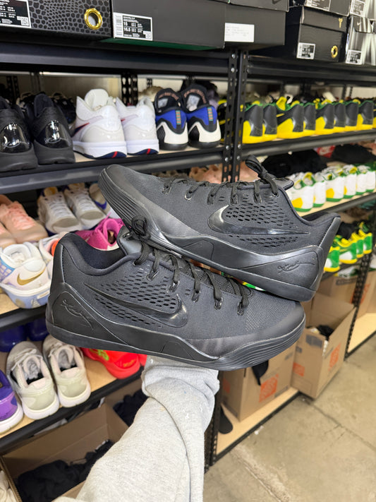 Kobe 9 TB Blackout (15)