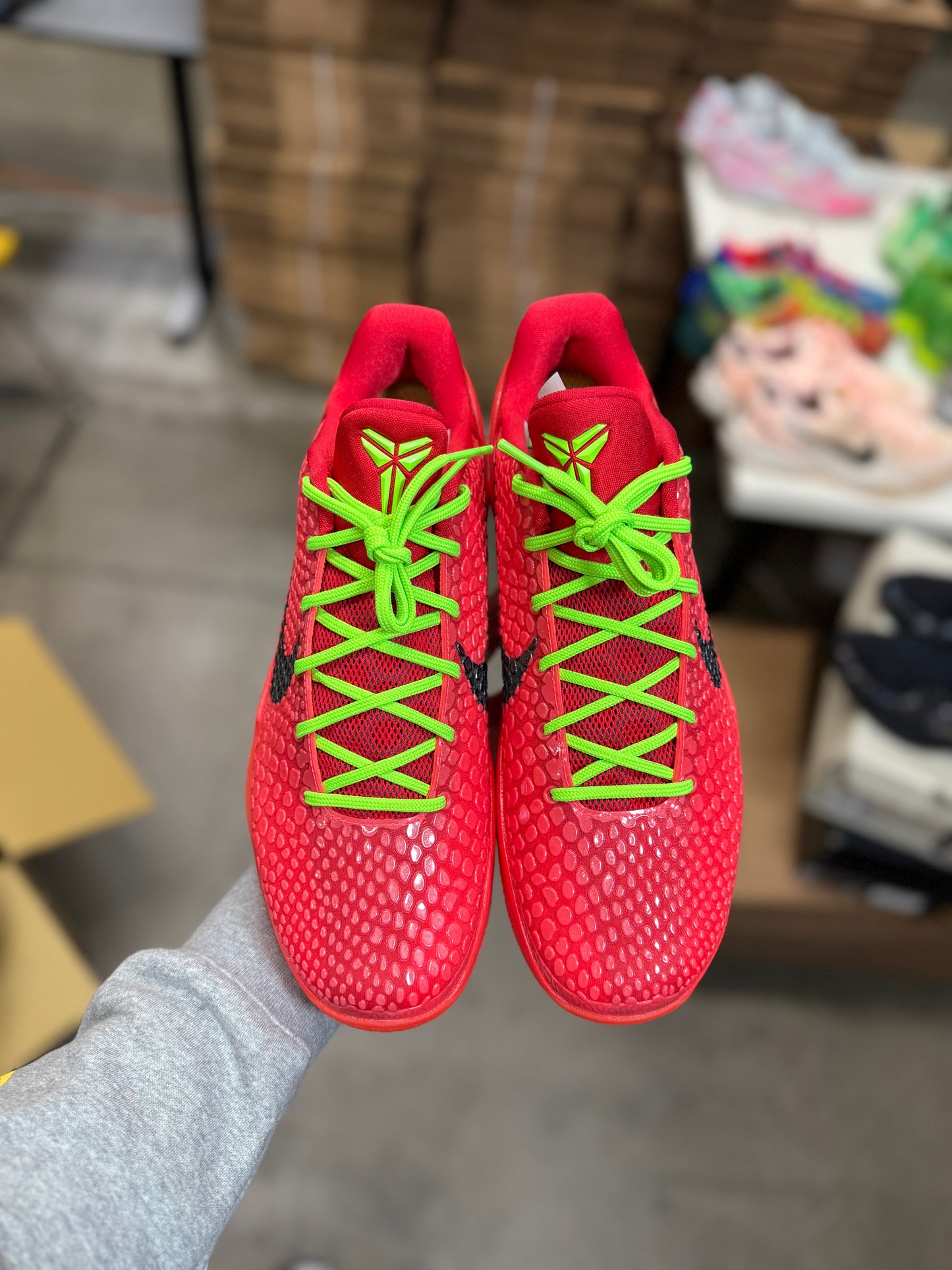 Kobe 6 Reverse Grinch (11,14,16)