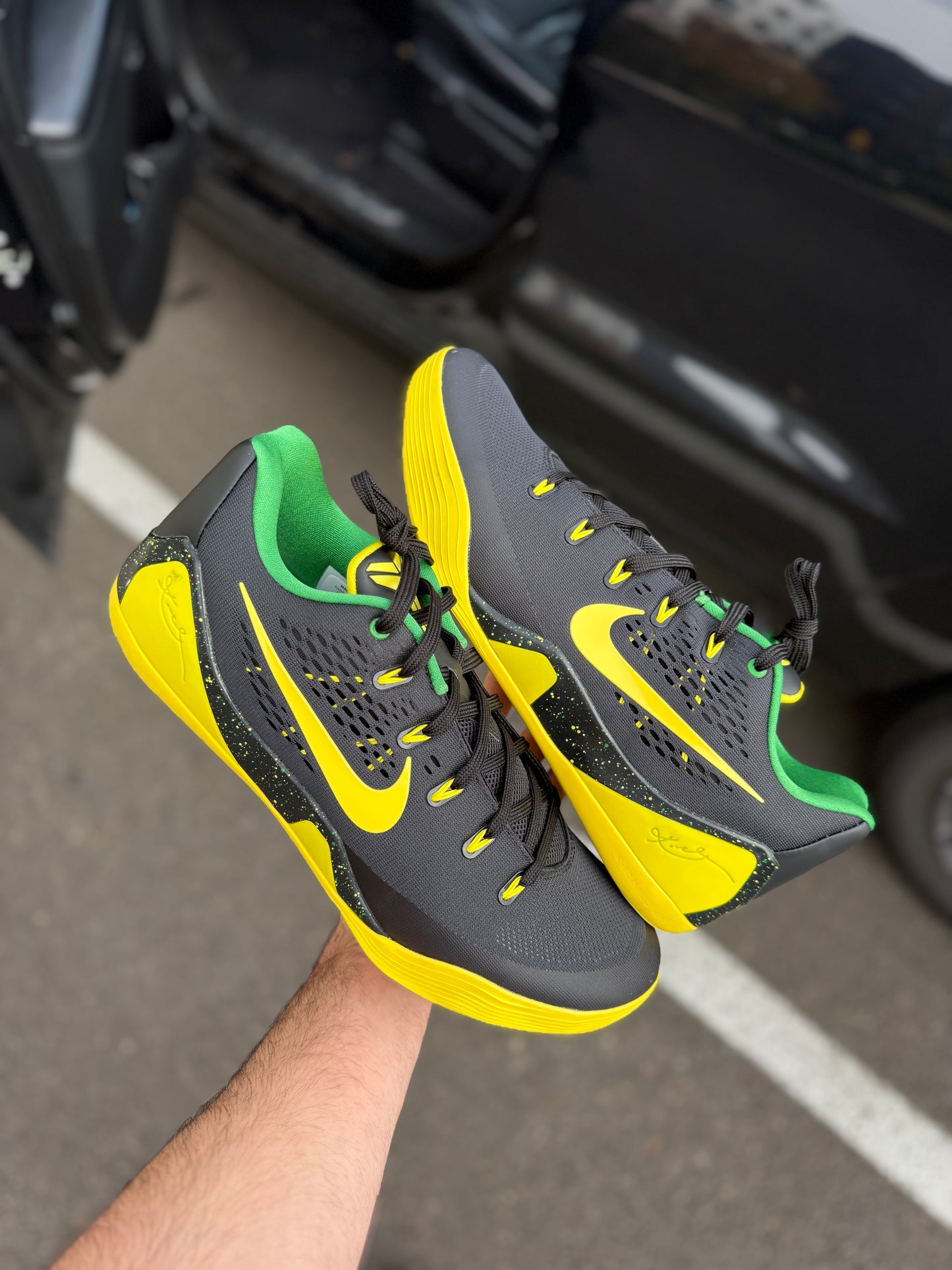 Kobe 9 Oregon PE (size 14)