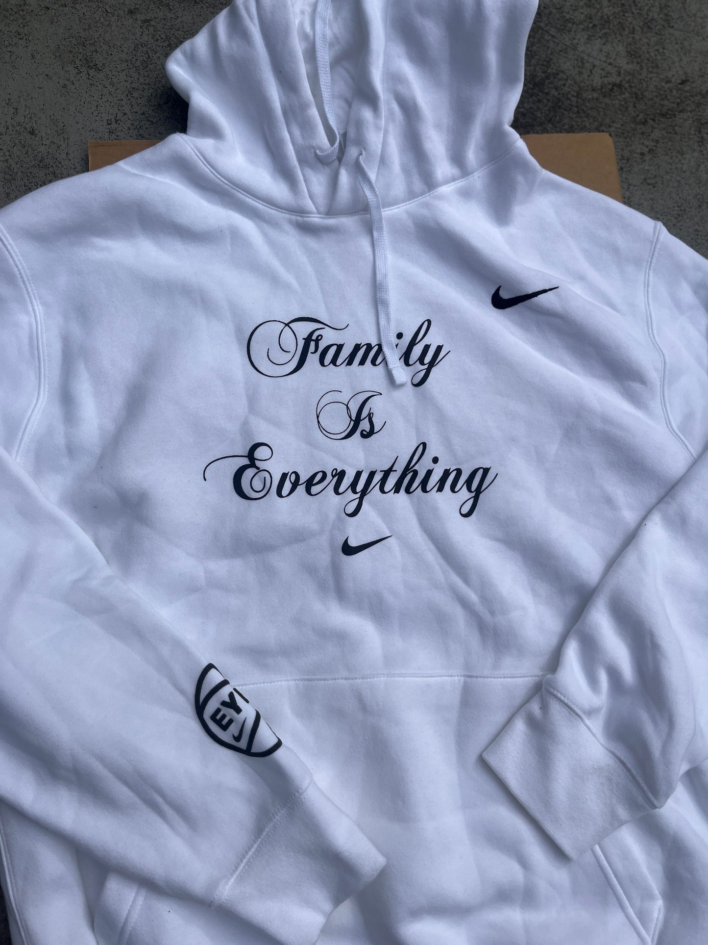 EYBL family hoodie (XL)