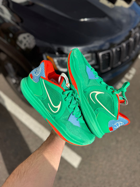 Kyrie 5 Eybl (size 12)