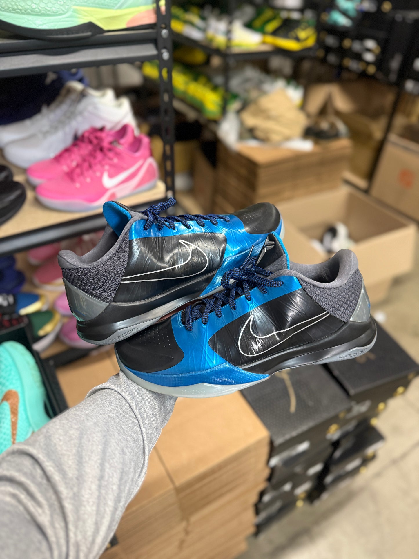 Kobe 5 Dark Knight (13)