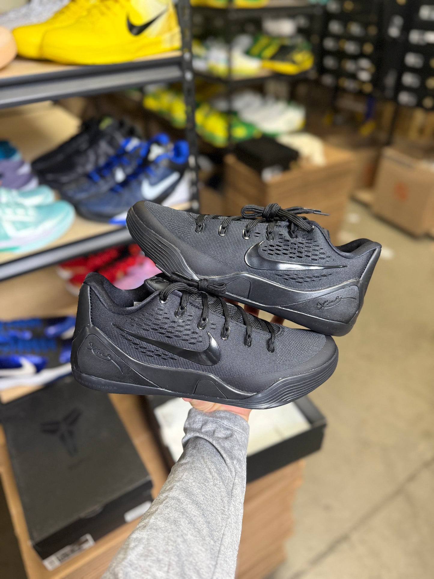 Kobe 9 Blackout Tb (10)