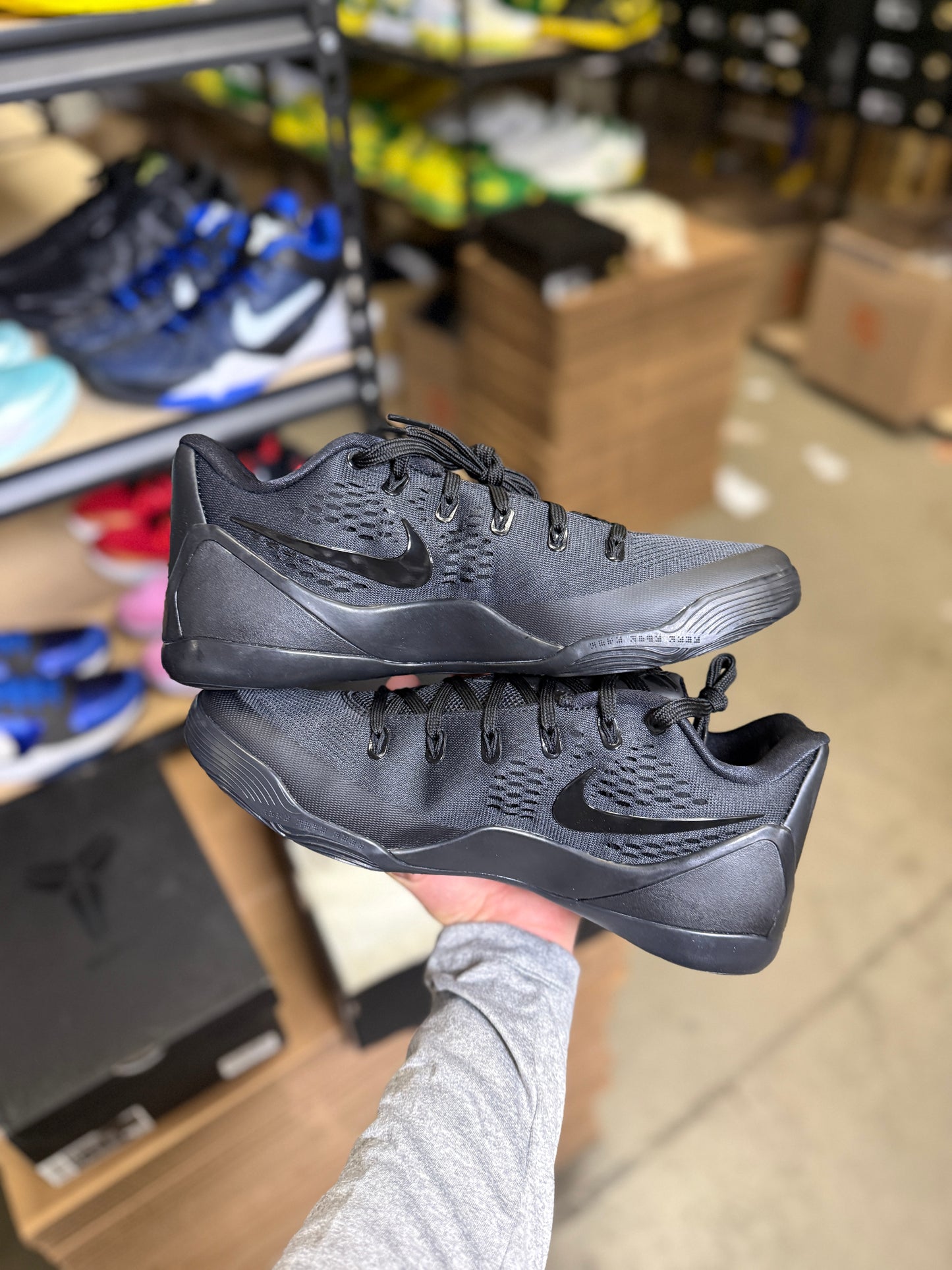 Kobe 9 Blackout Tb (10)
