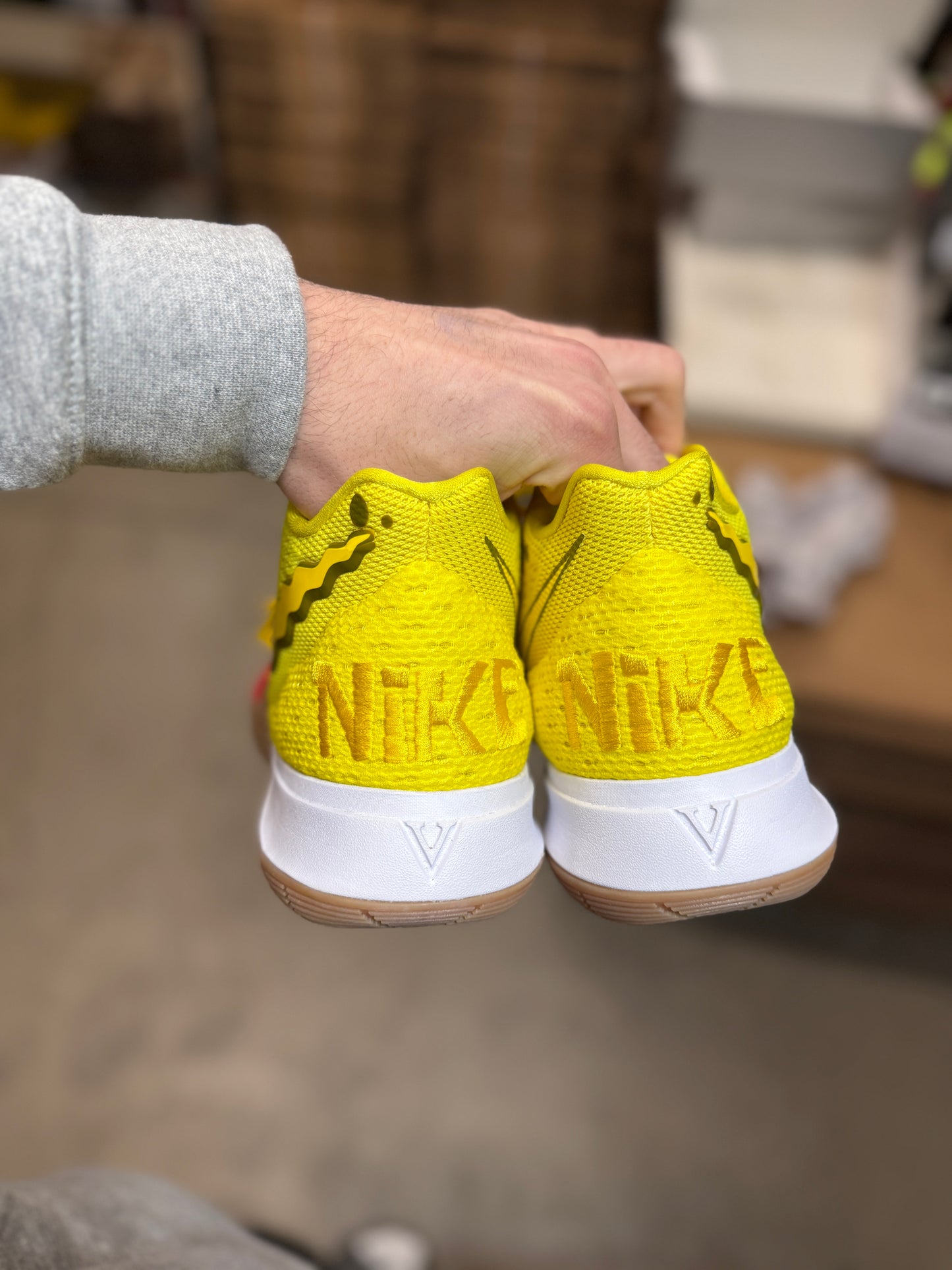 Kyrie SpongeBob (11.5)