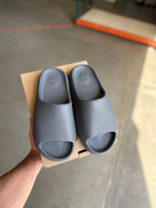 Granit Yzy slide (size 9)