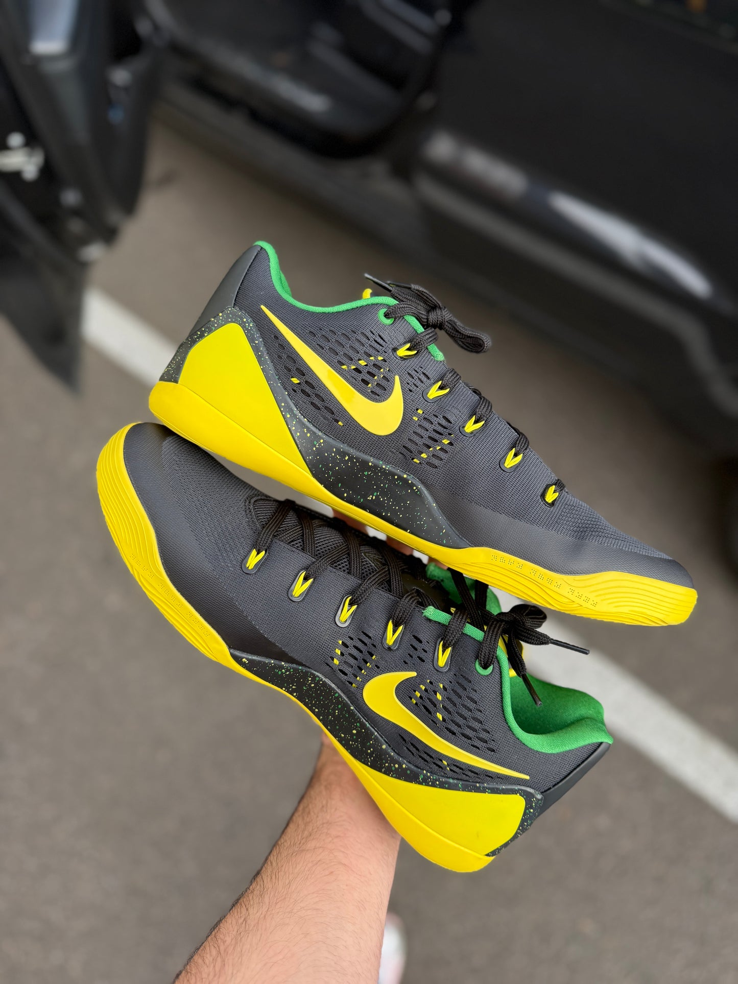 Kobe 9 Oregon PE (size 14)