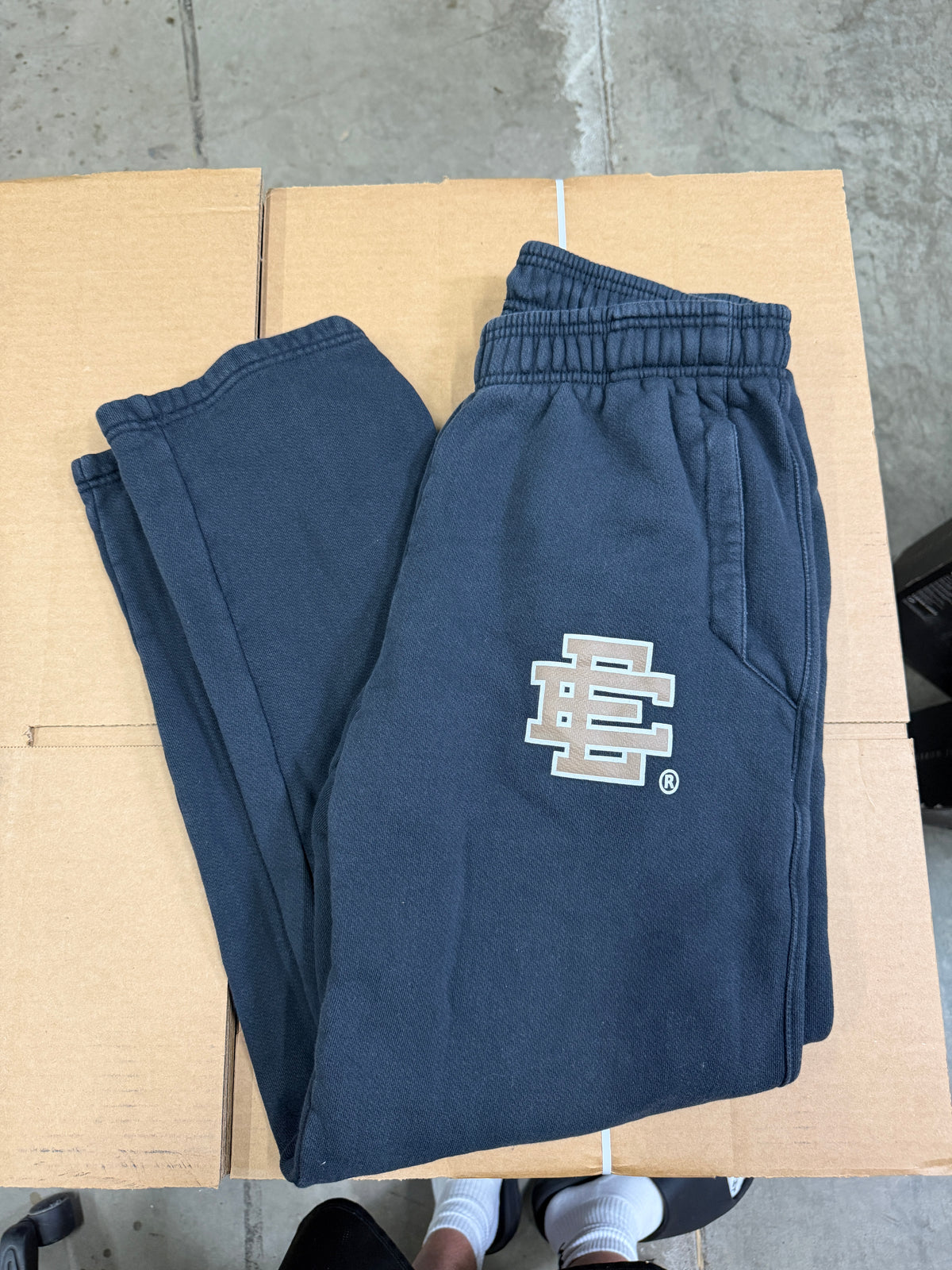 EE Sweats (L)