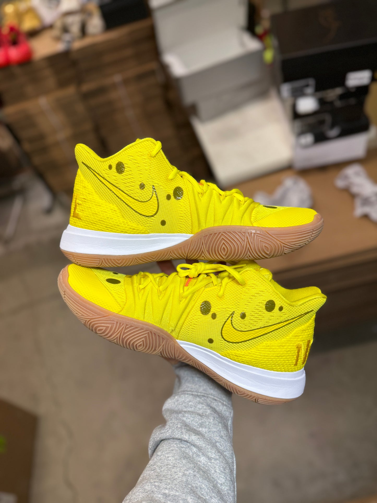 Kyrie SpongeBob (11.5)