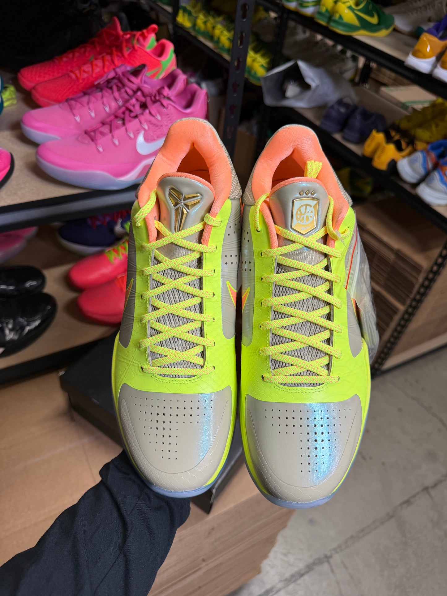 Kobe 5 Academy (11.5)