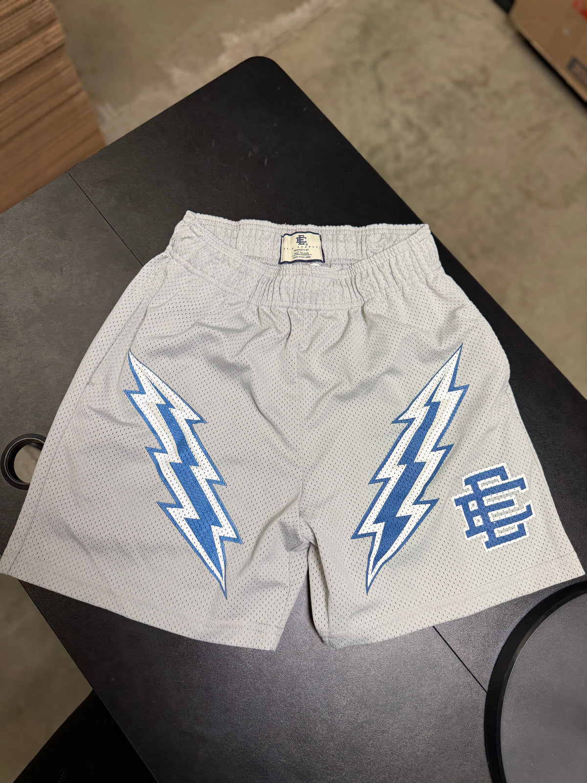 EE shorts (M)