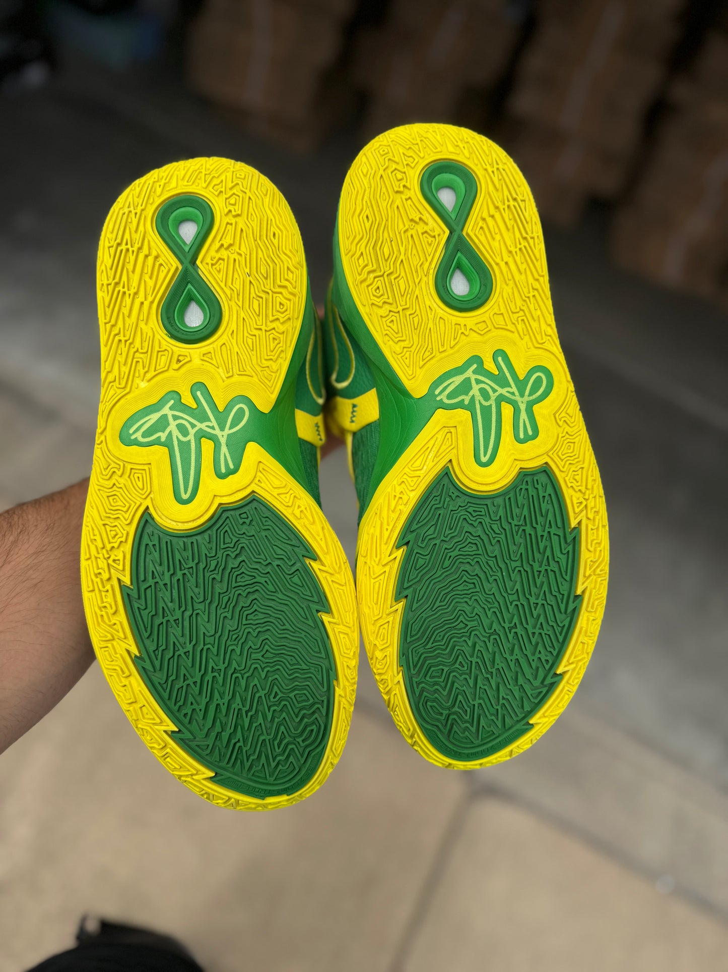 Kyrie Oregon PE (size 13)