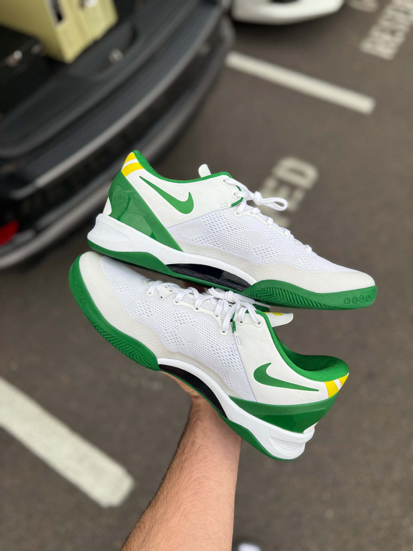 Kobe 8 Oregon PE (size 11)