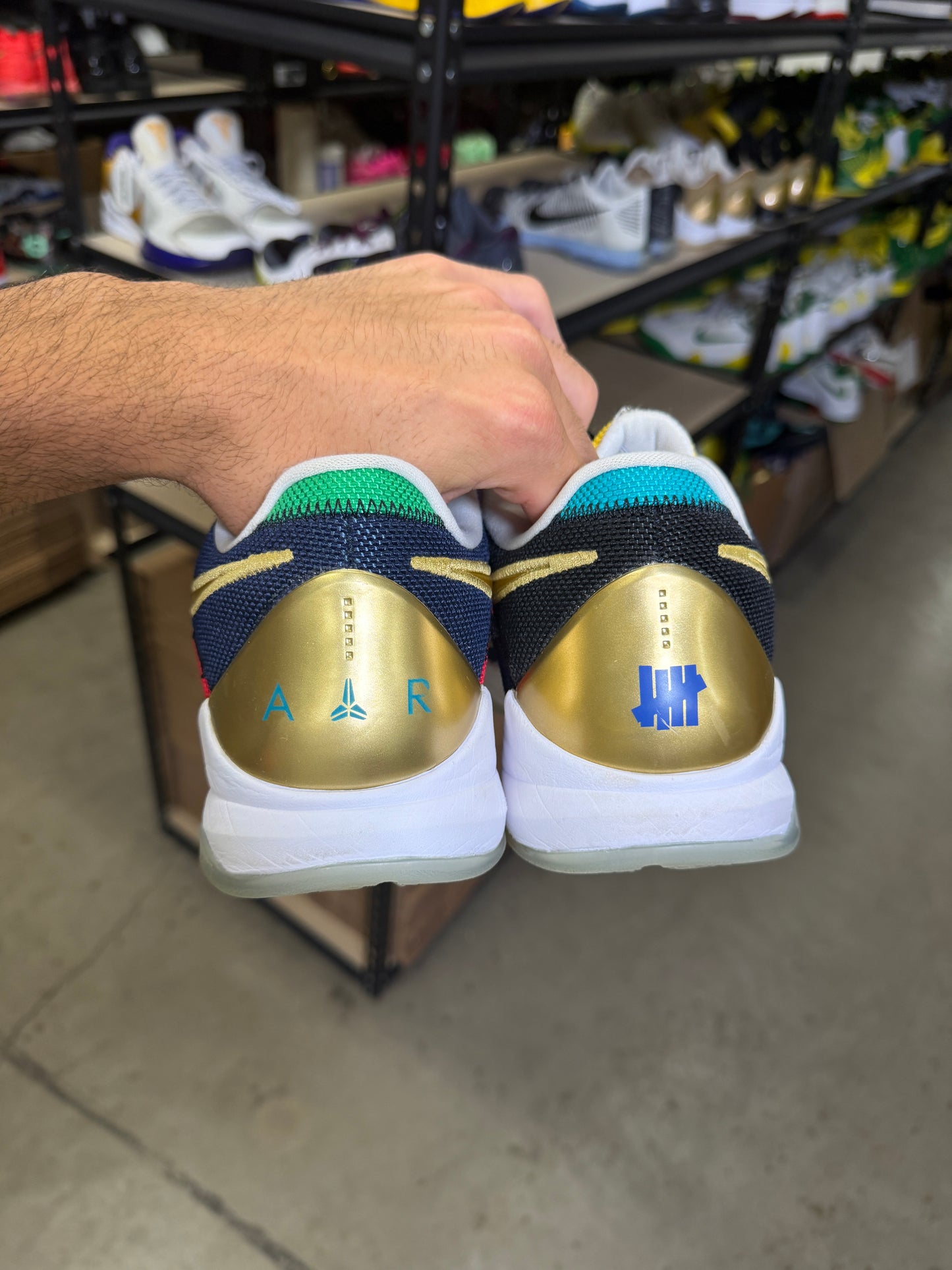 Kobe 5 Undefeated (13)