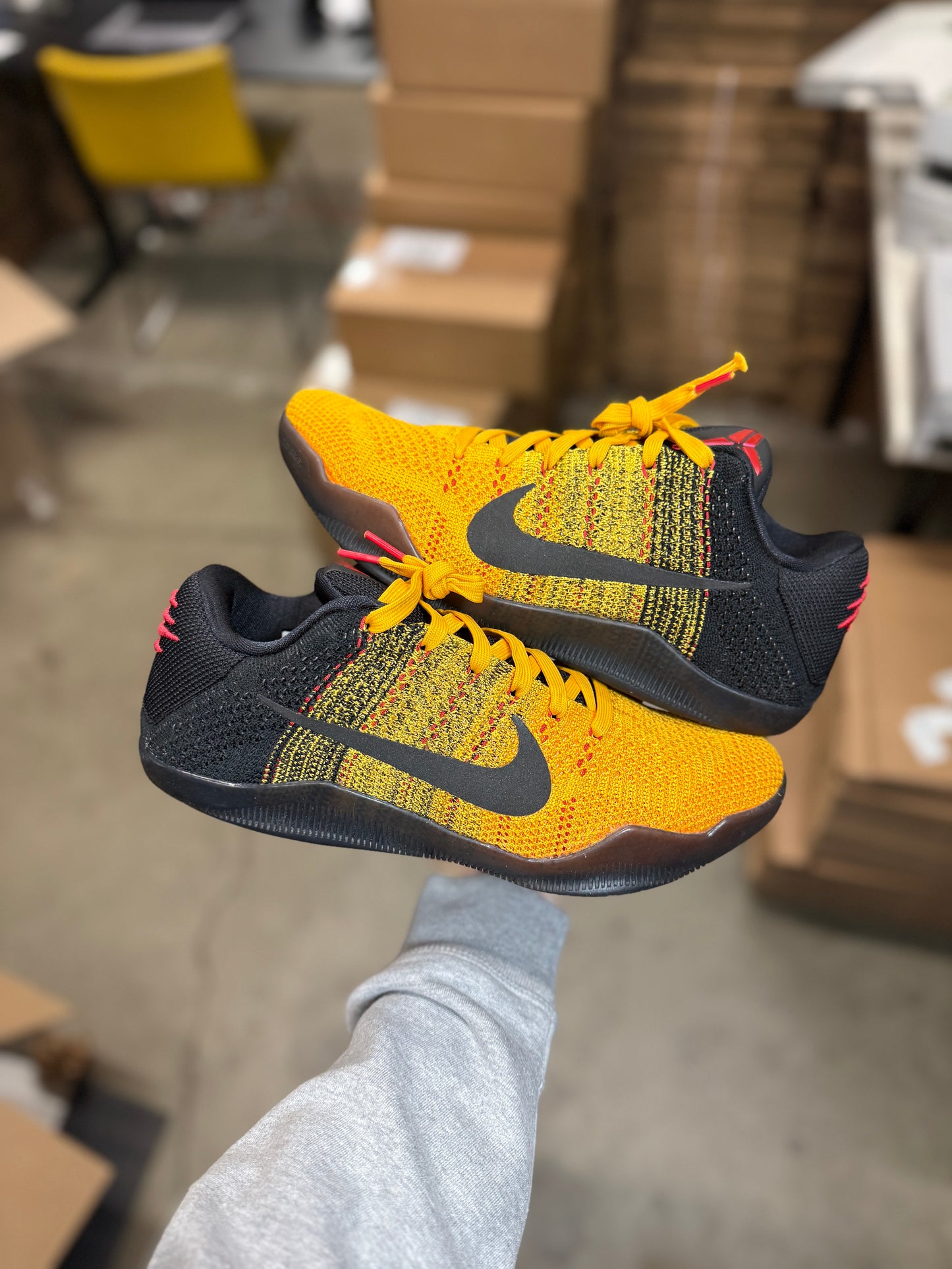 Kobe 11 Bruce Lee (9)