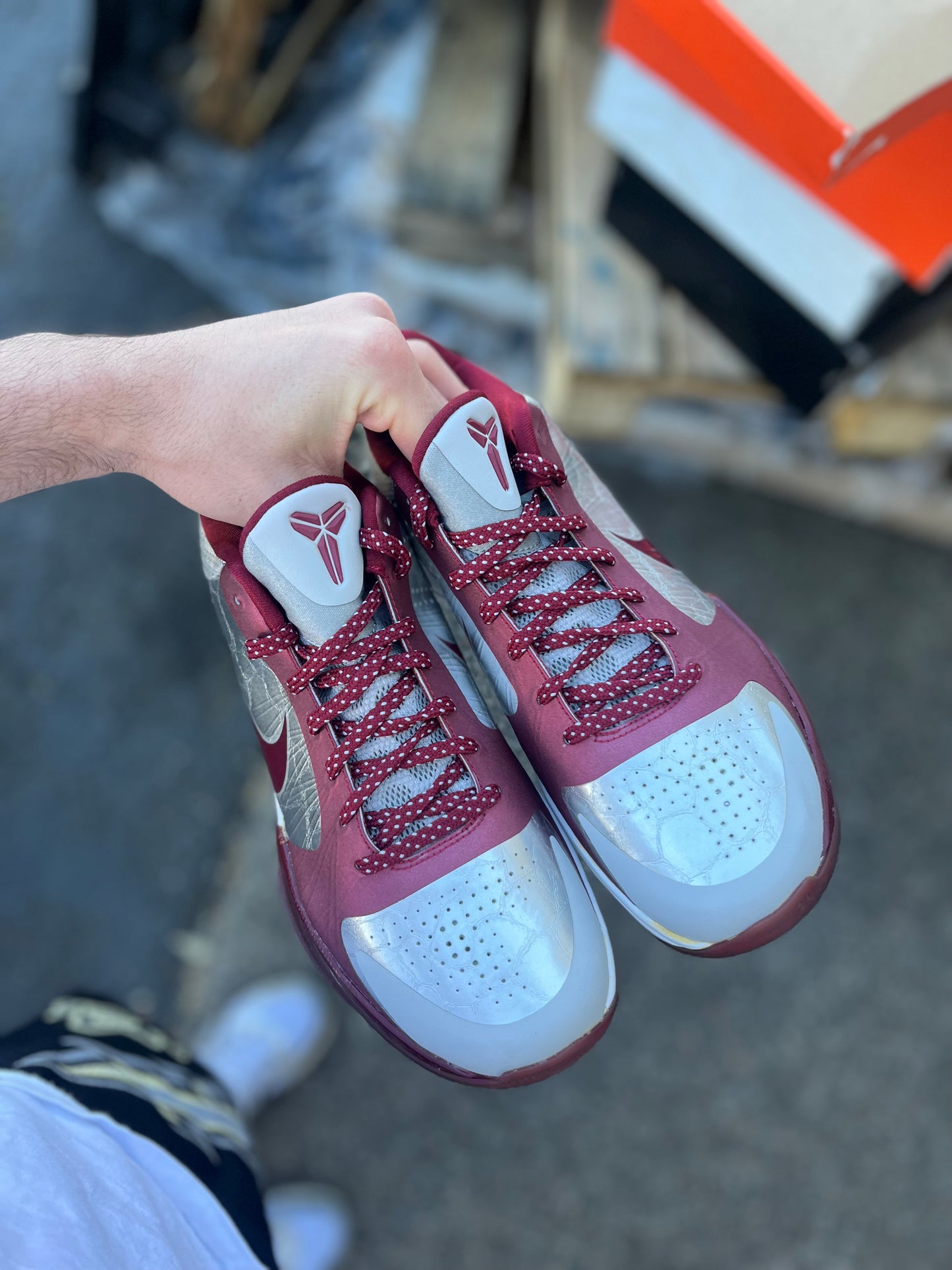 Merion Aces away 5s (size 9.5)