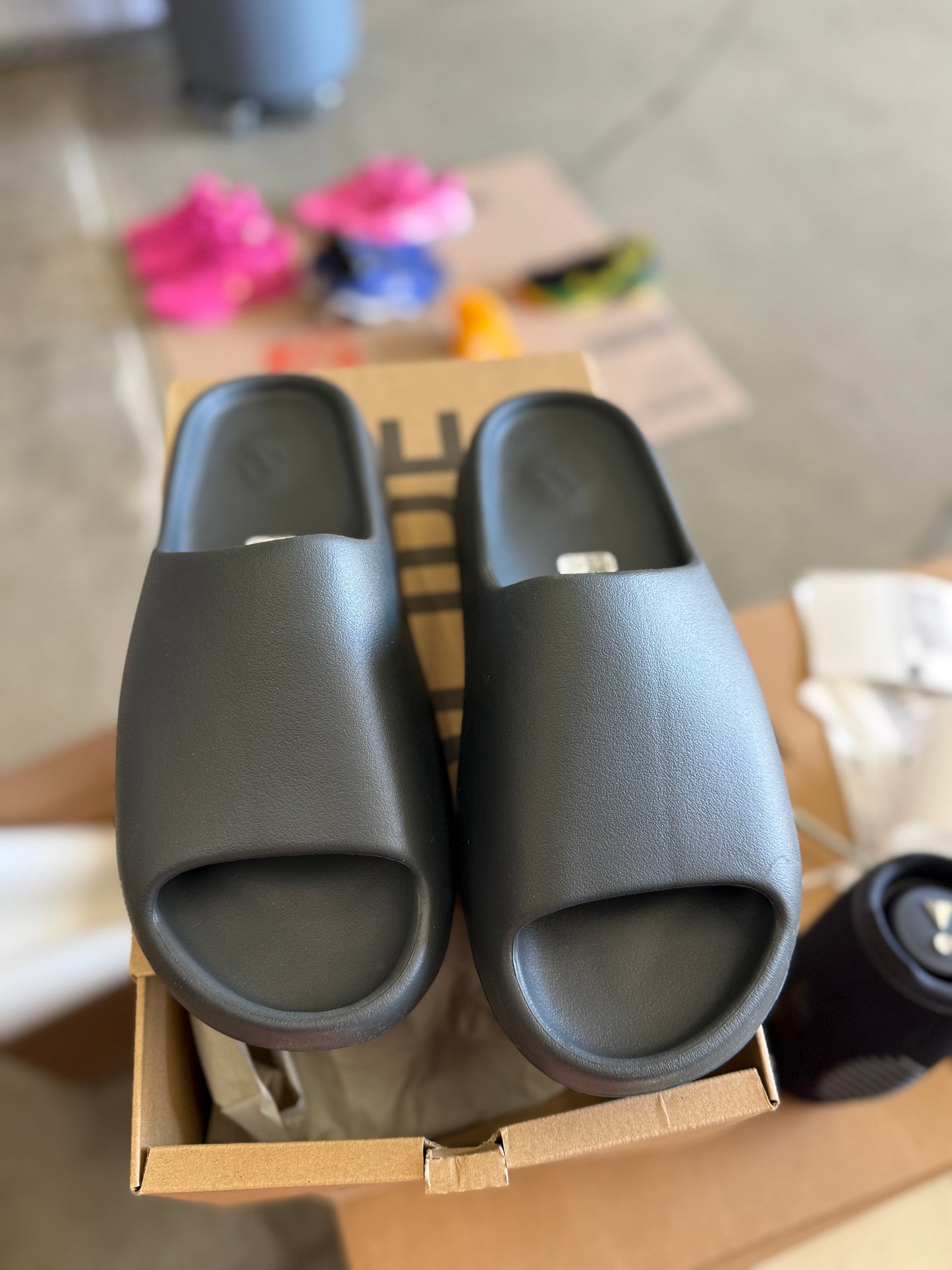 Dark onyx Yzy slide (size 14)