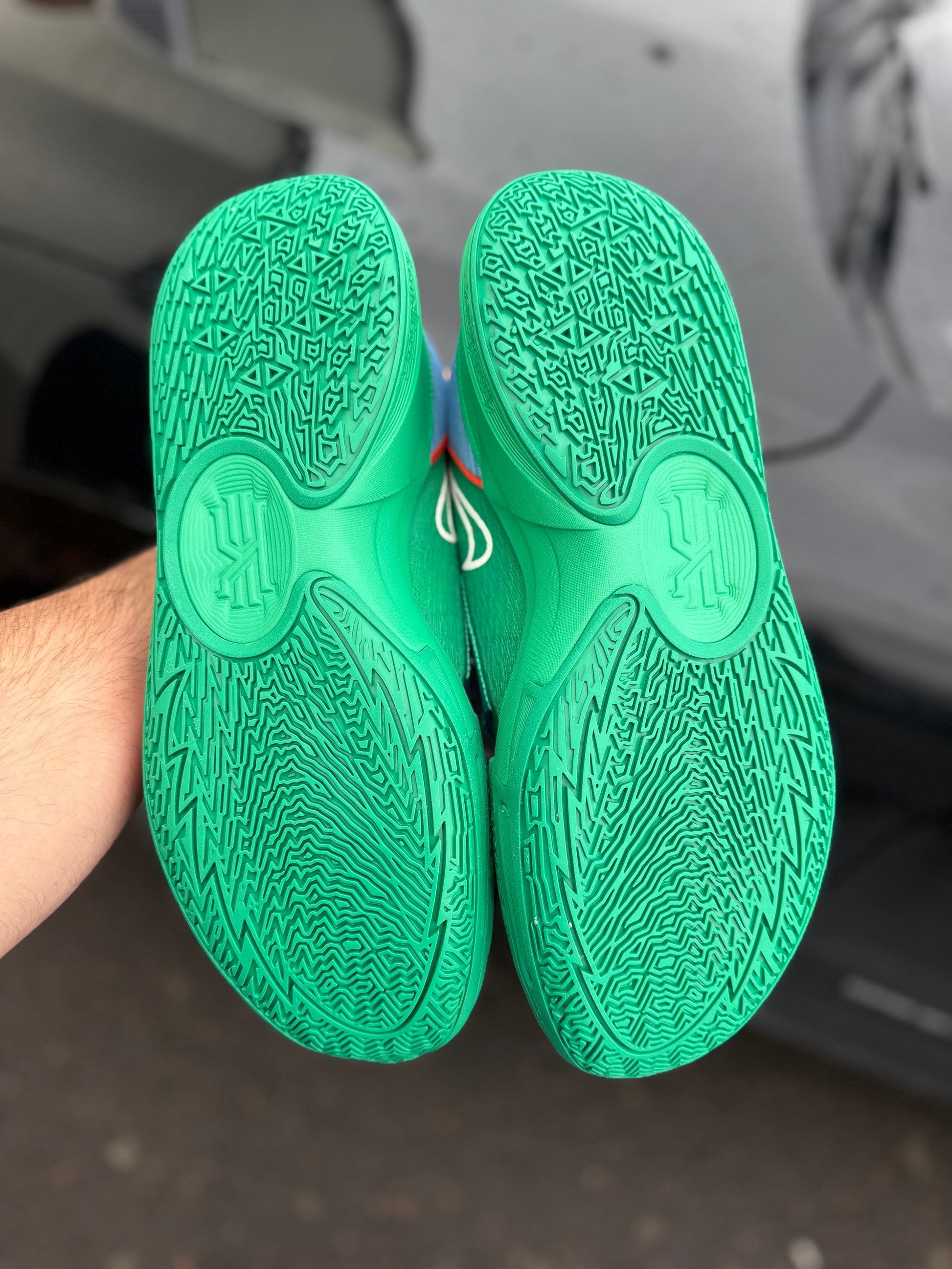 Kyrie 5 Eybl (size 13)