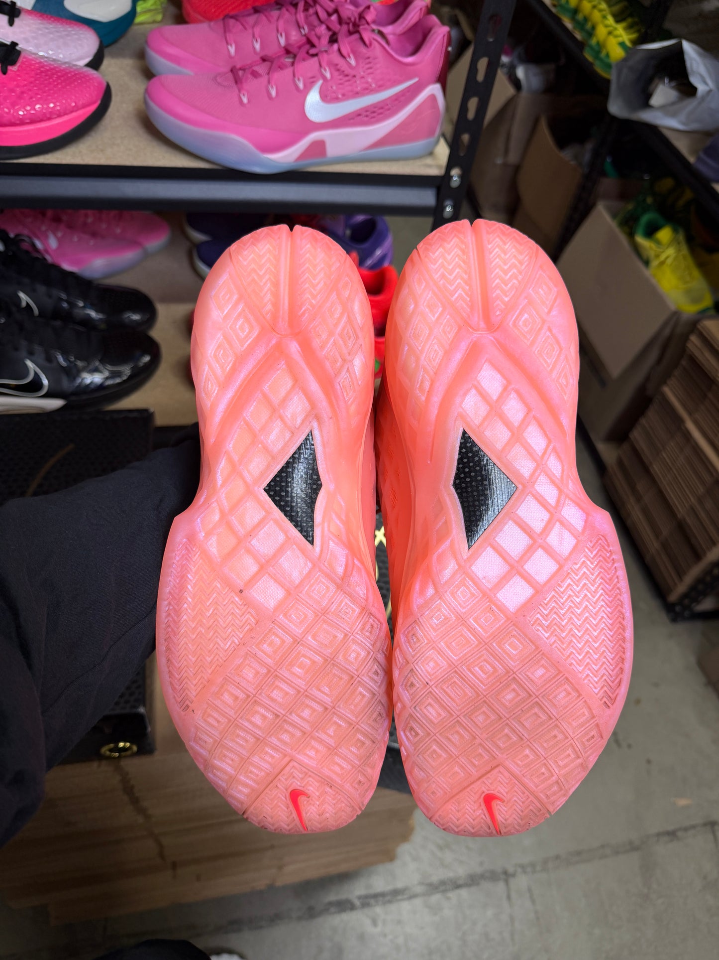 Kobe 3 Atomic Pink (12.5)
