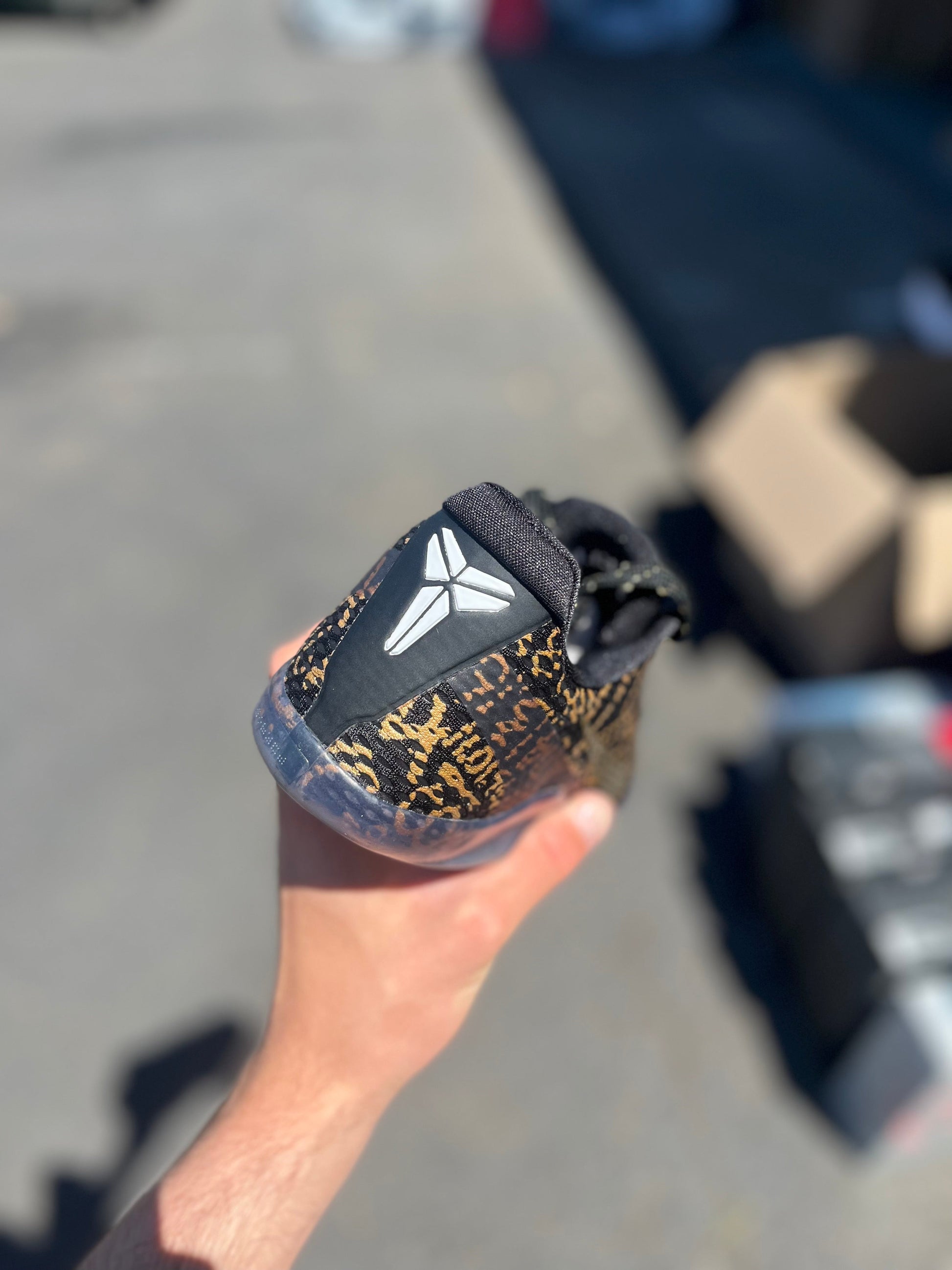 Mamba day id (size 10 / 10.5)