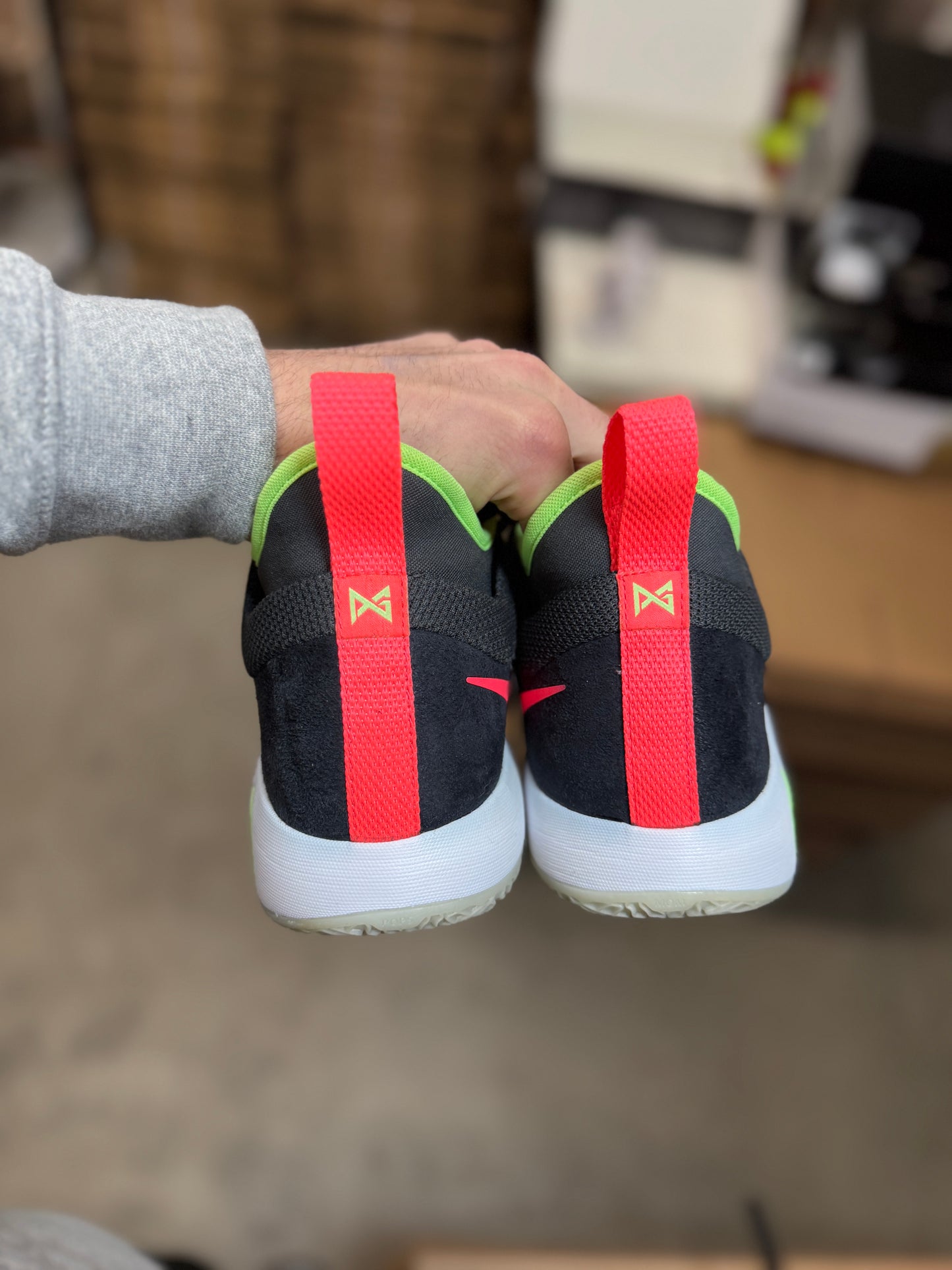 PG 2 Anthracite Hot Punch (11.5)