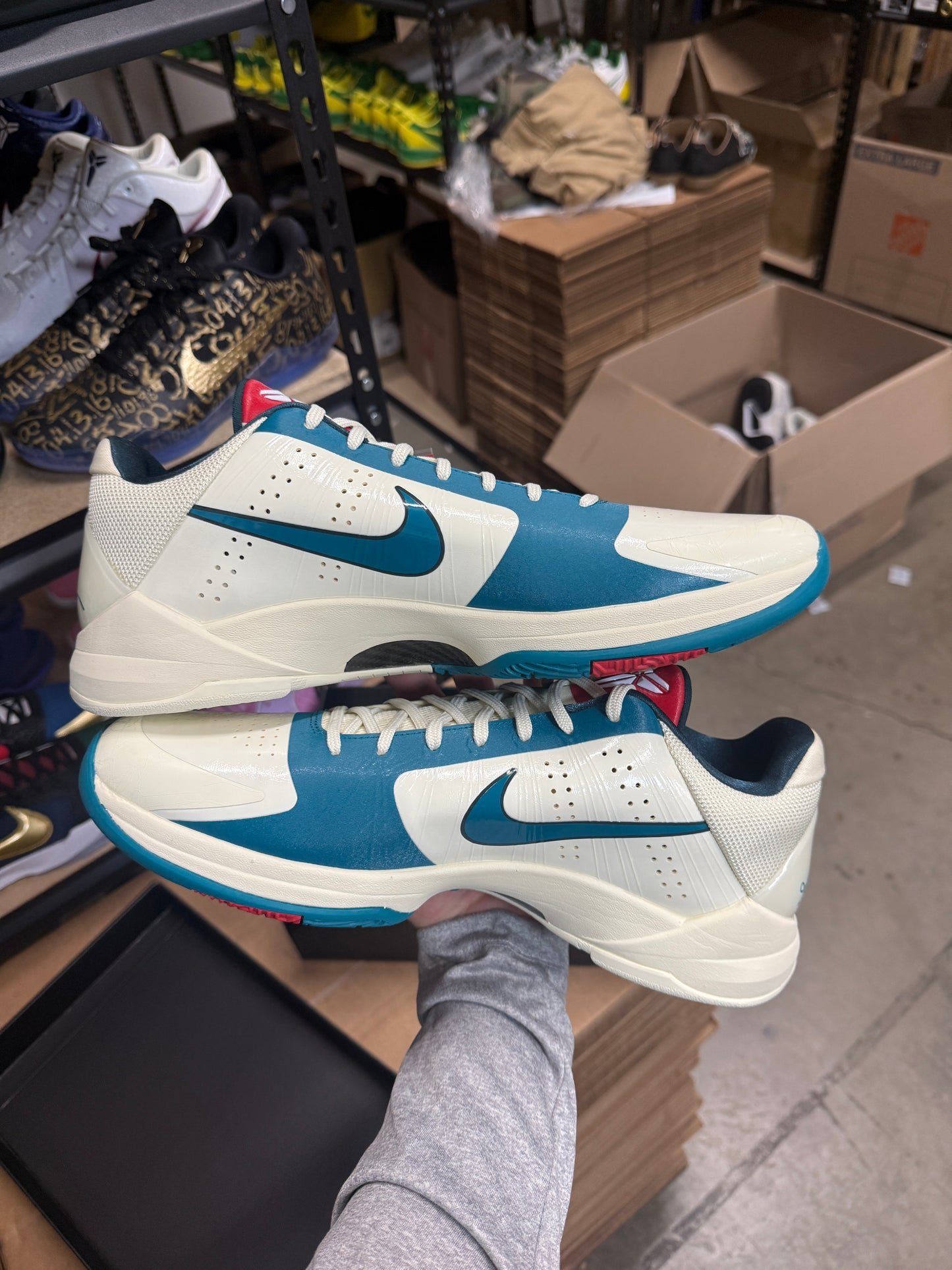 Kobe 5 Caitlin Clark (12,14)