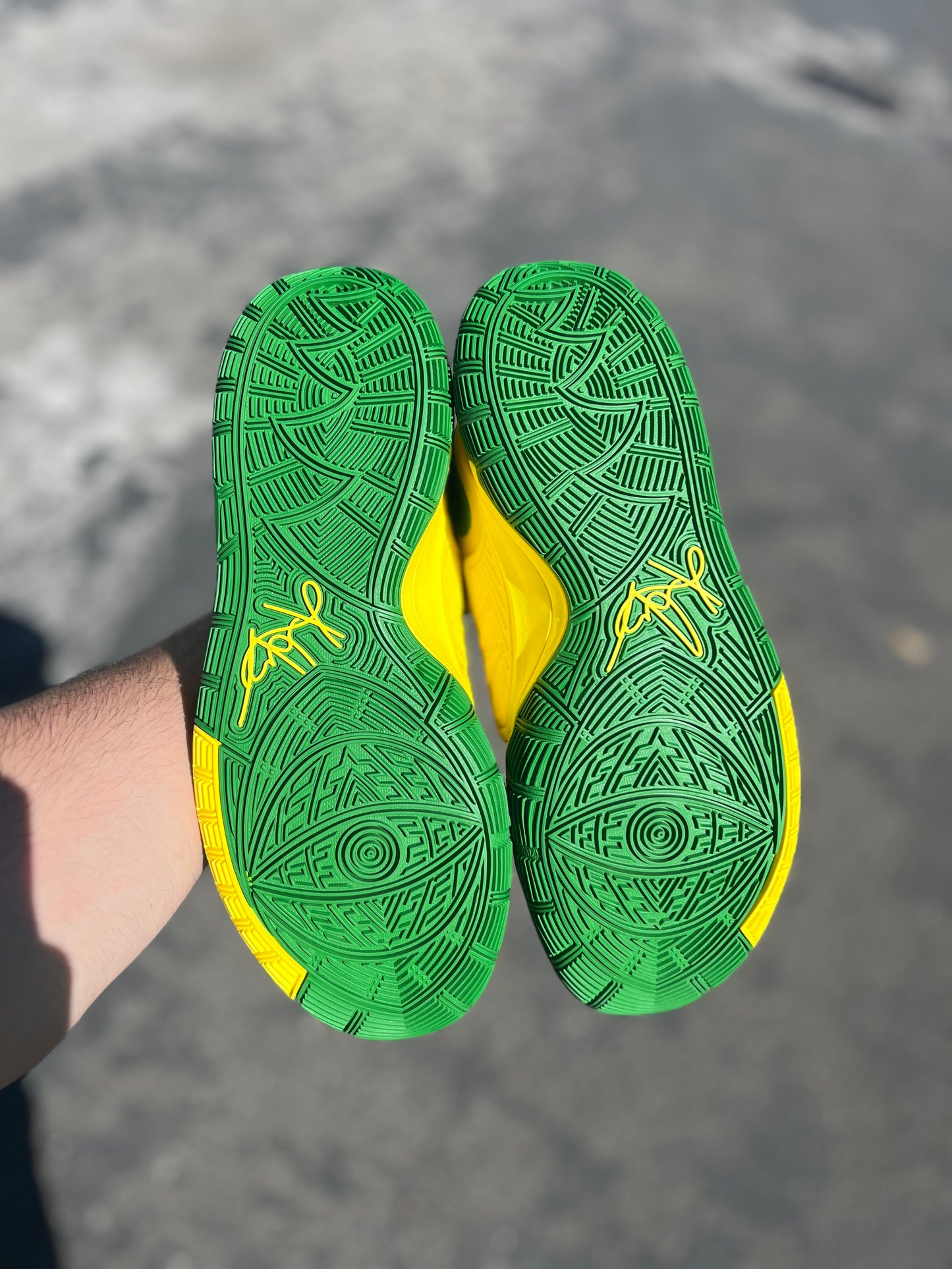 Kyrie Oregon PE (size 11)