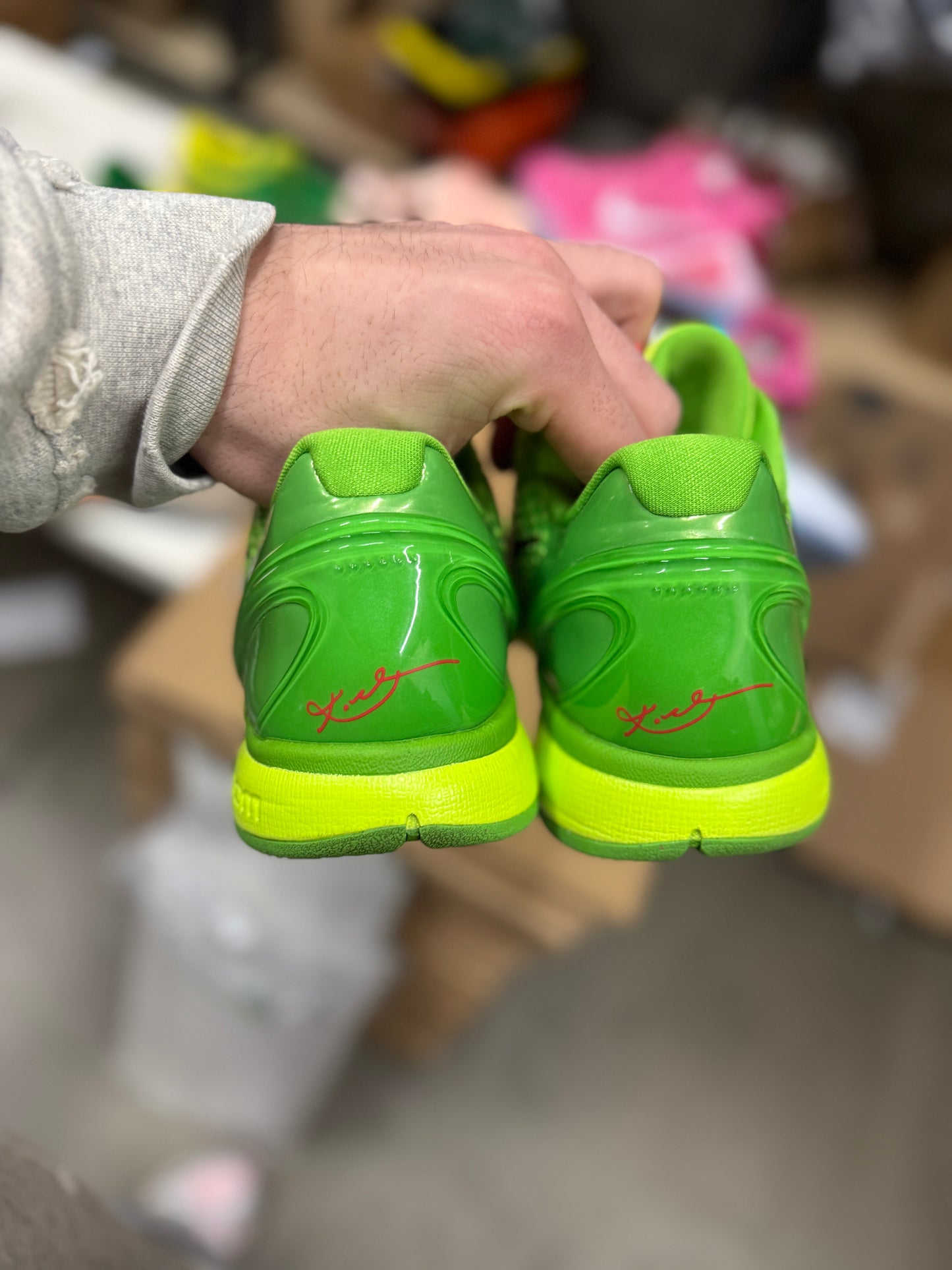 Kobe 6 Grinch (size 9.5)