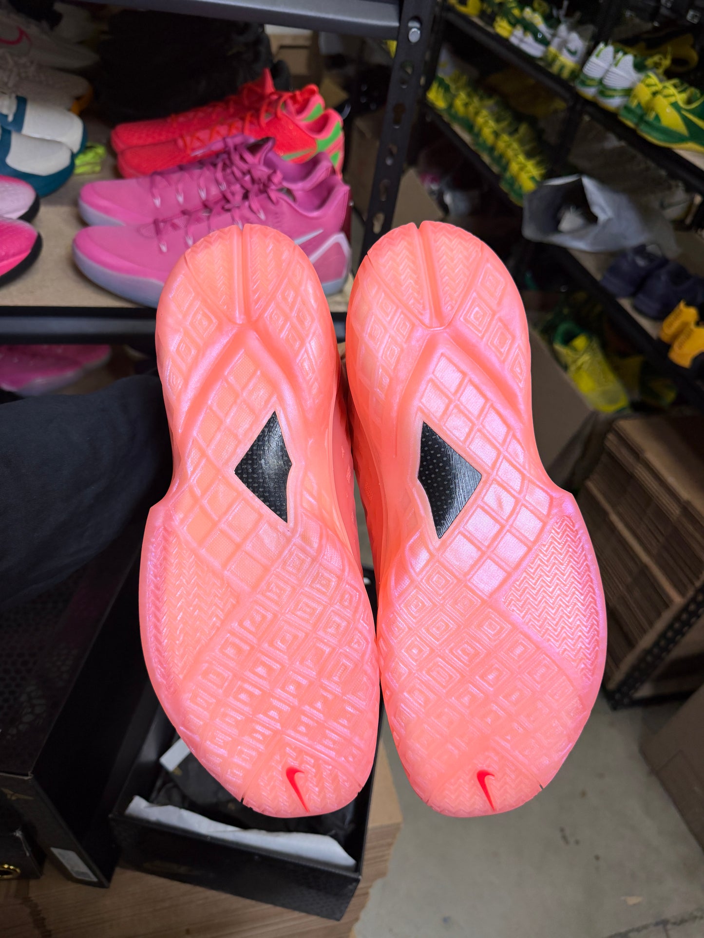 Kobe 3 Atomic Pink (12.5)