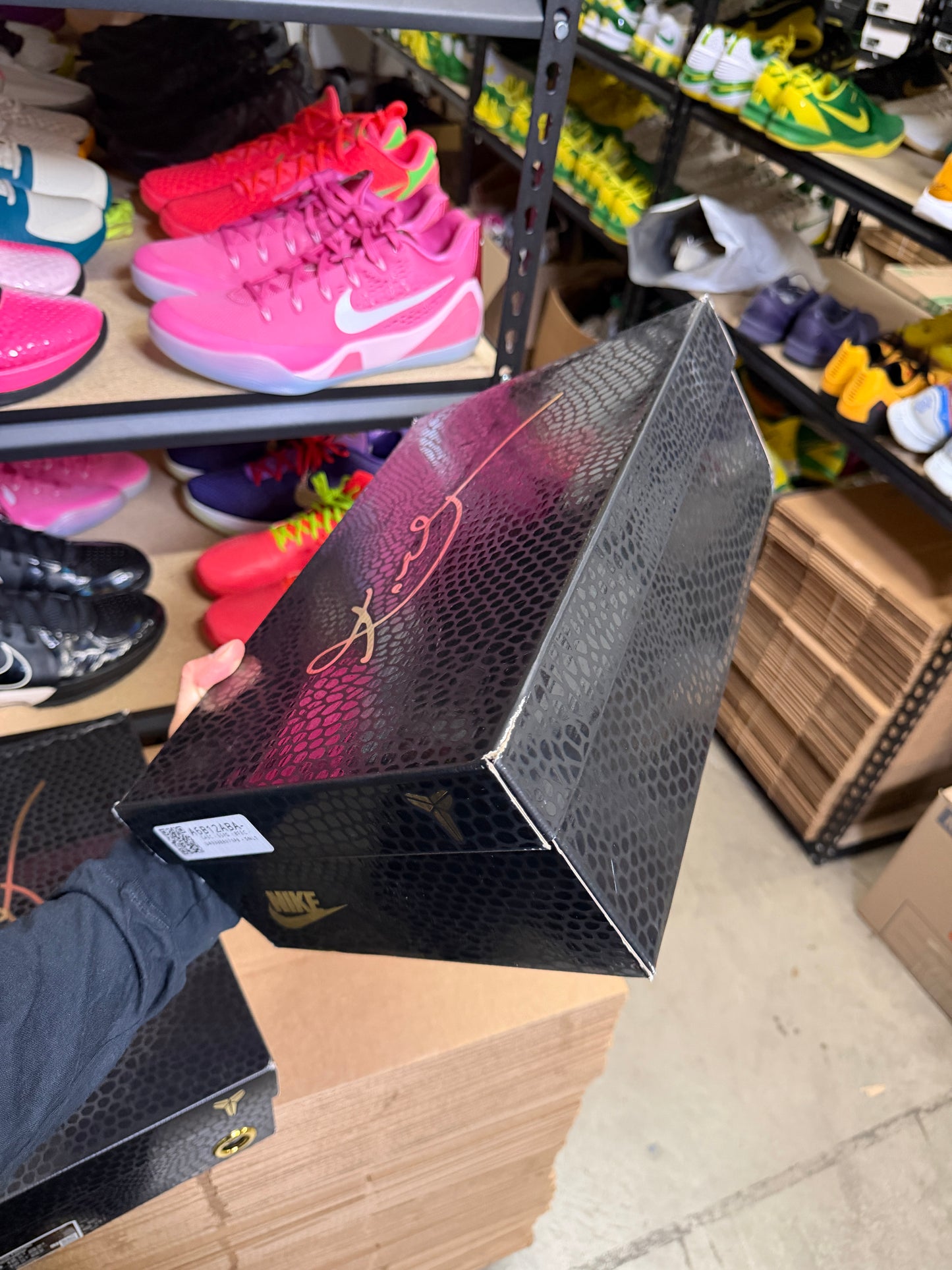 Kobe 3 Atomic Pink (12.5)