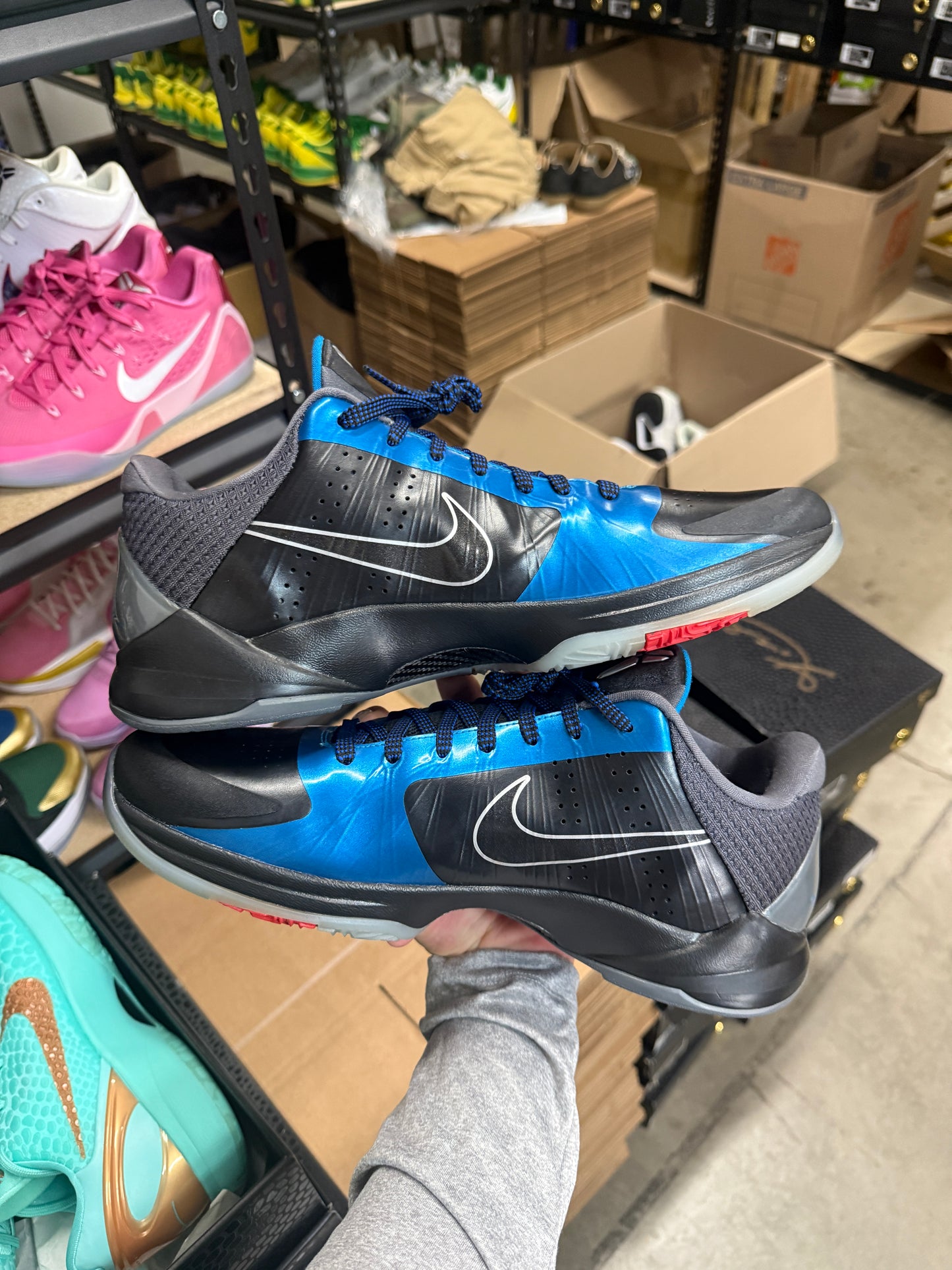 Kobe 5 Dark Knight (13)