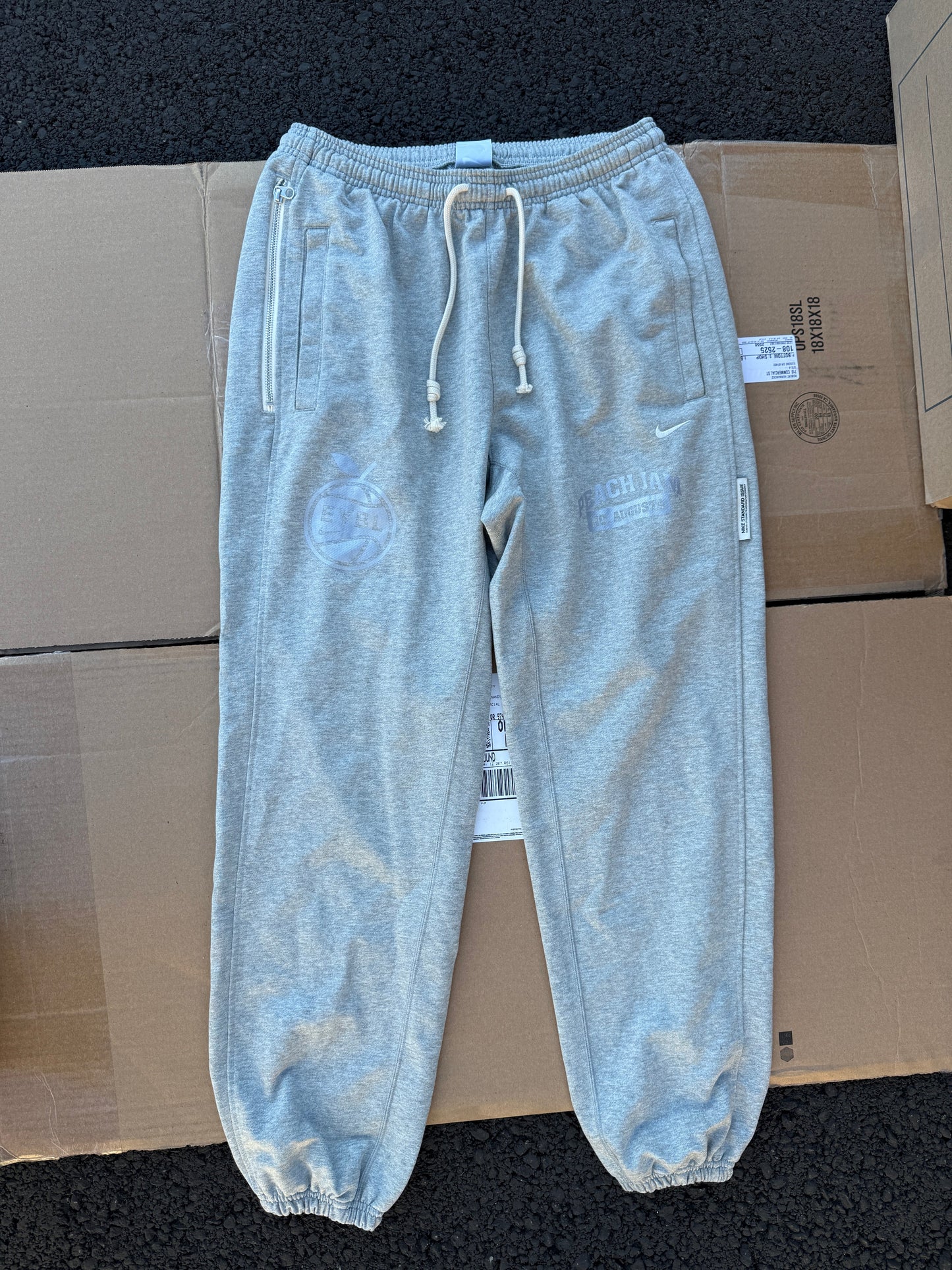 Eybl Peach Jam sweats (M)