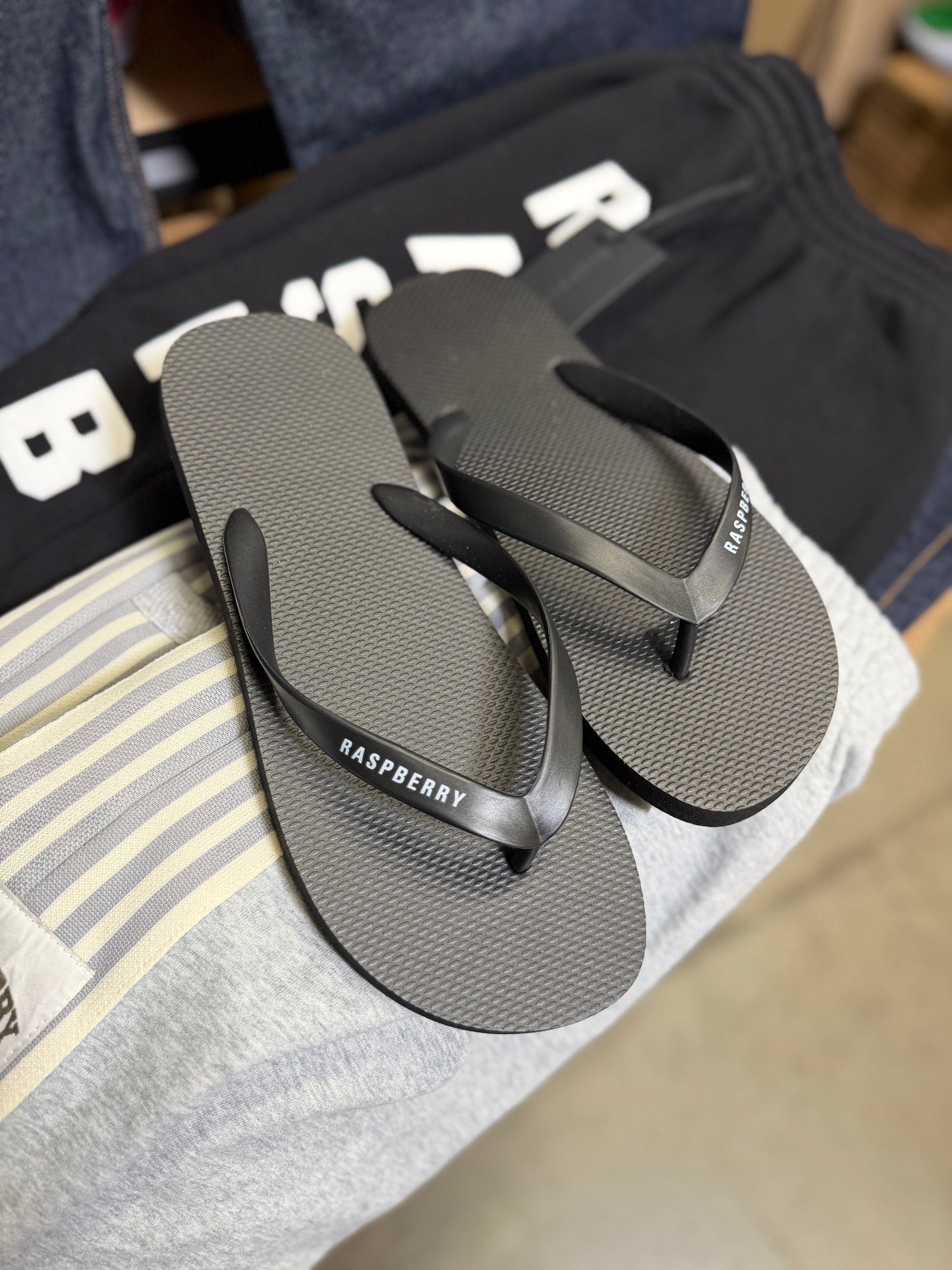 Raspberry Gv Flip flops (13)