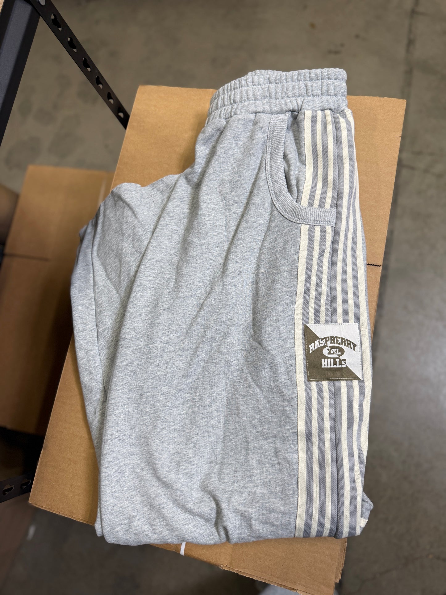 Gv Rasberry sweats