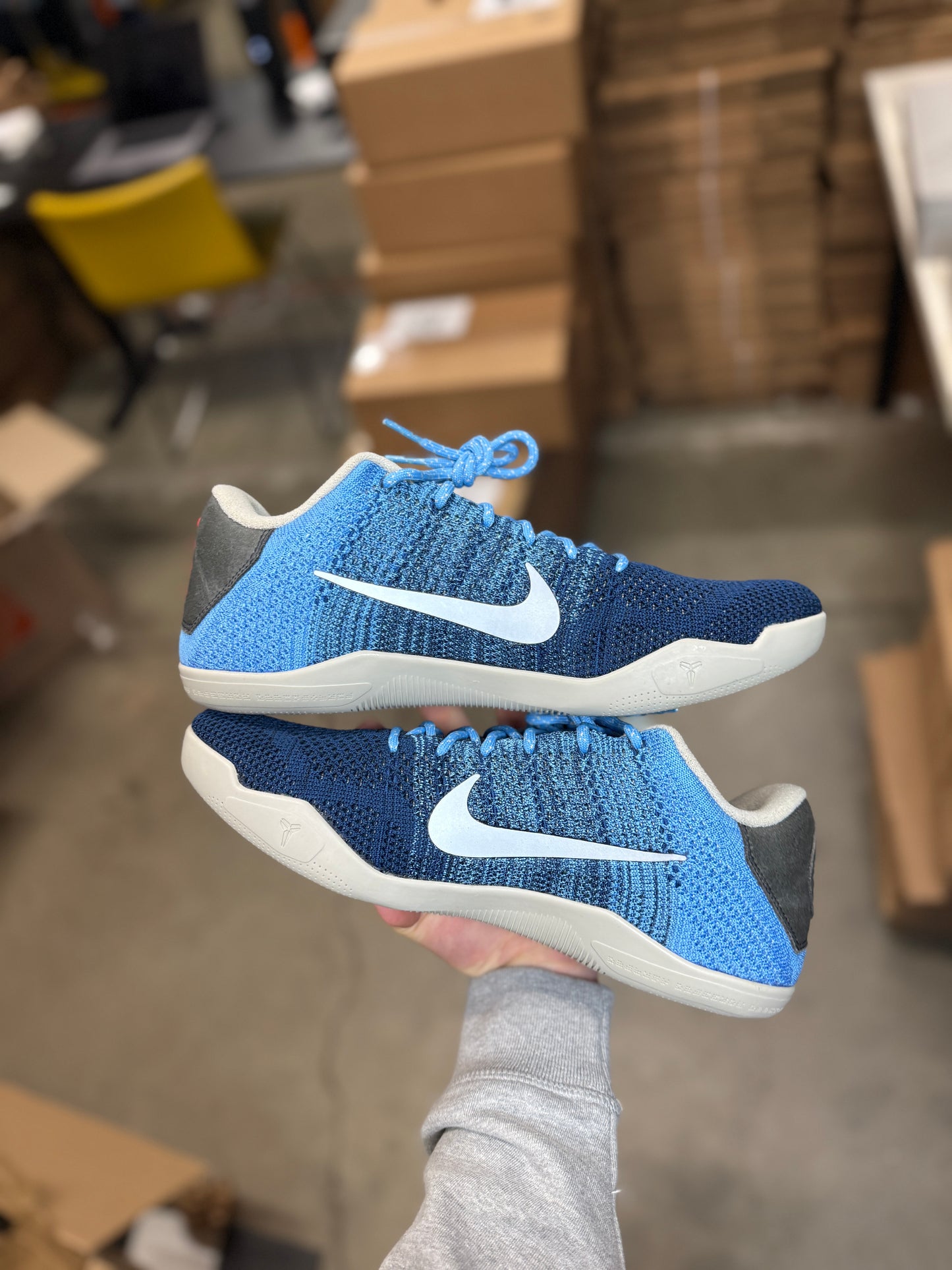 Kobe 11 Brave Blue (9.5)